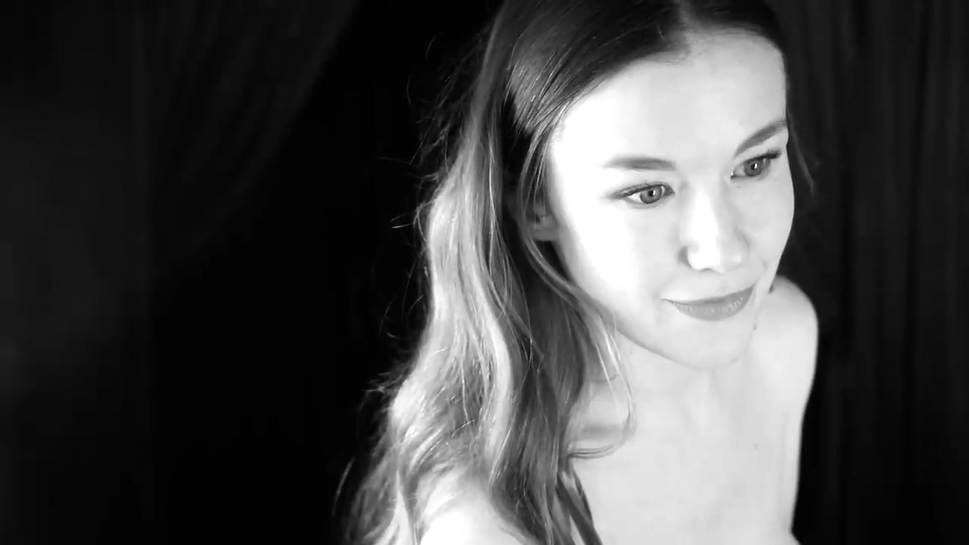 Gallery image thumbnail from EmilyBloom's myfreecams stream on, 05/22/2026, 02:25 image 17 of 20