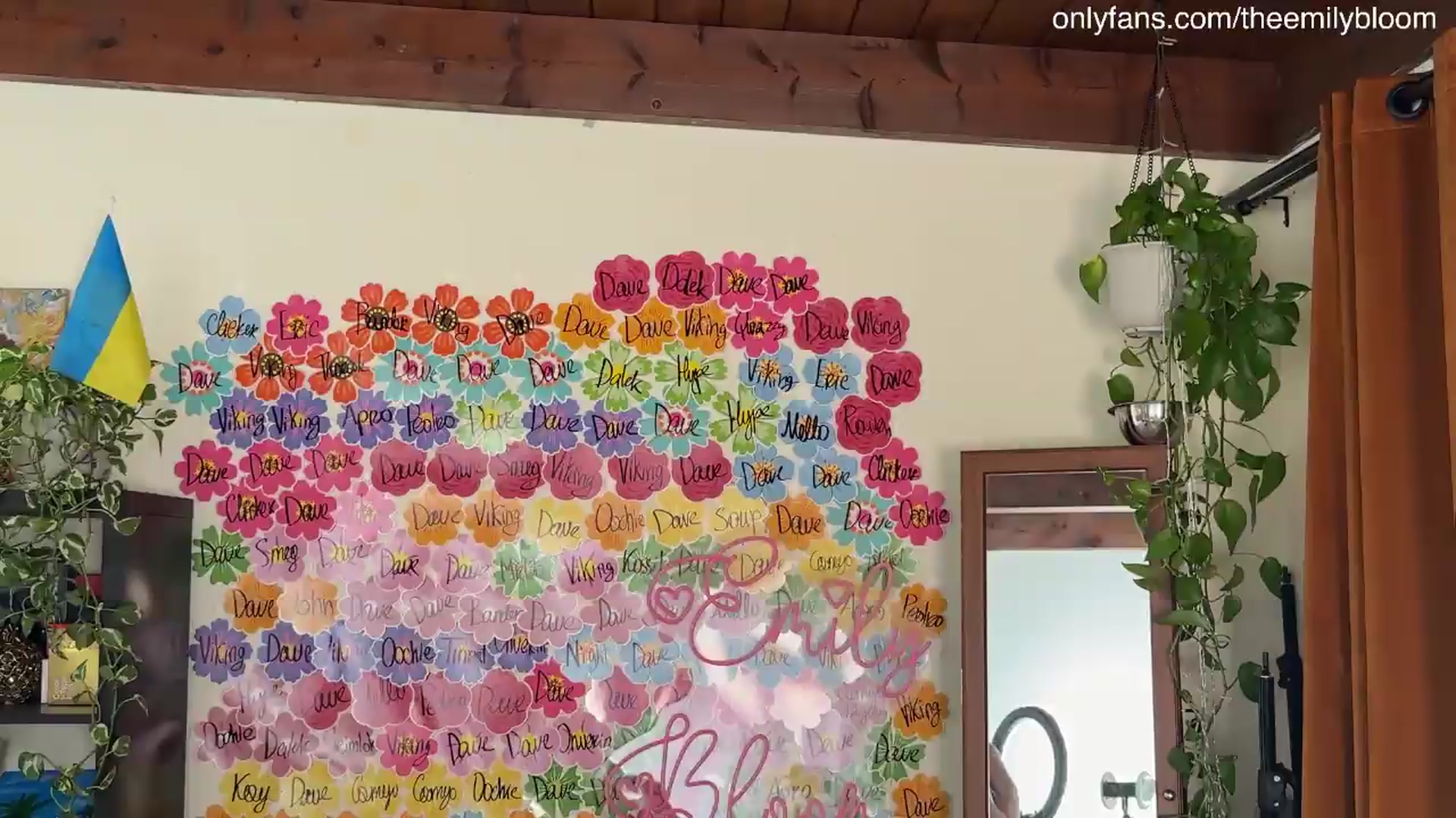 Gallery image thumbnail from EmilyBloom's myfreecams stream on, 06/07/2026, 23:09 image 19 of 20
