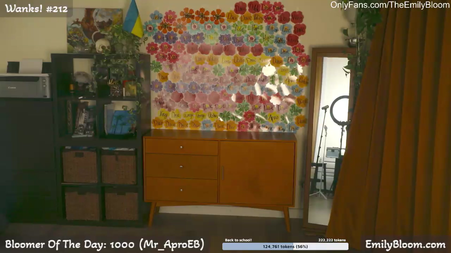 Gallery image thumbnail from EmilyBloom's myfreecams stream on, 06/15/2026, 01:09 image 17 of 20