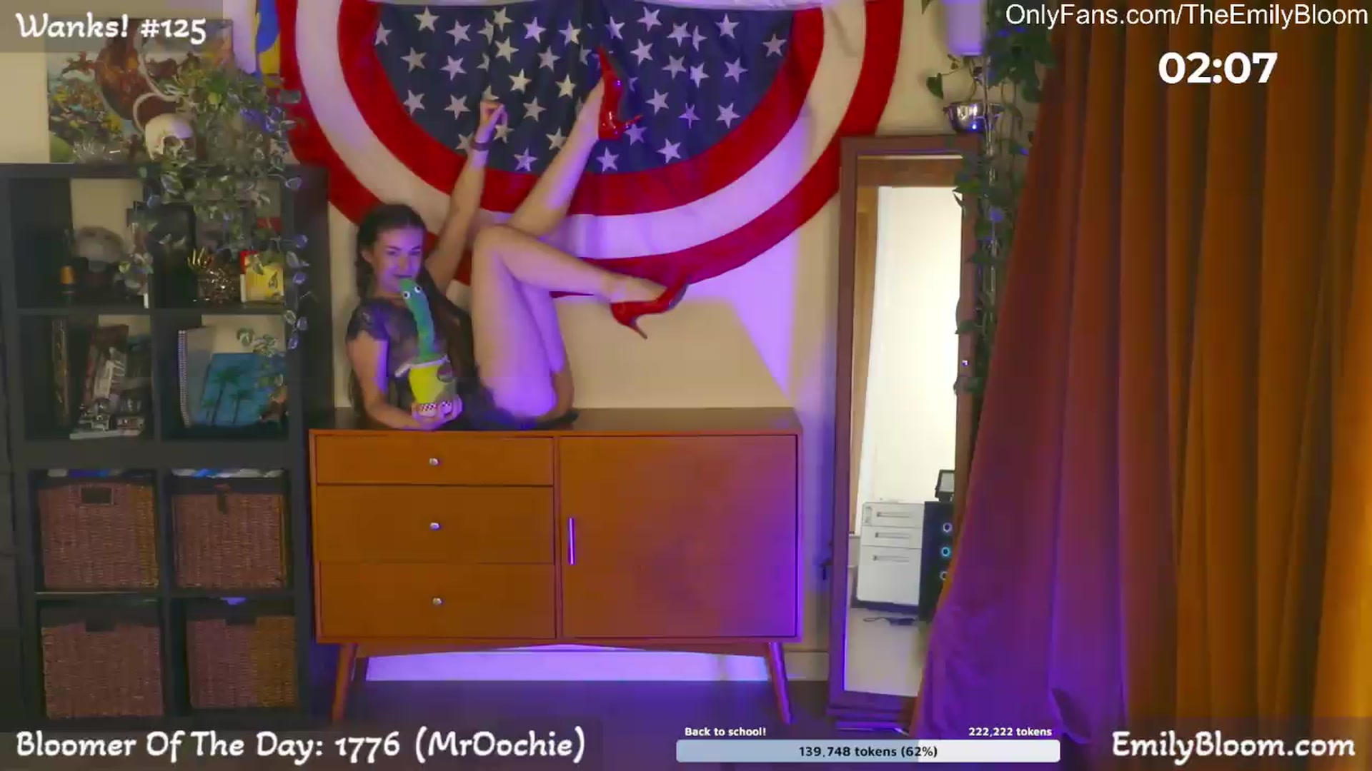 Gallery image thumbnail from EmilyBloom's myfreecams stream on, 07/04/2026, 21:59 image 16 of 20