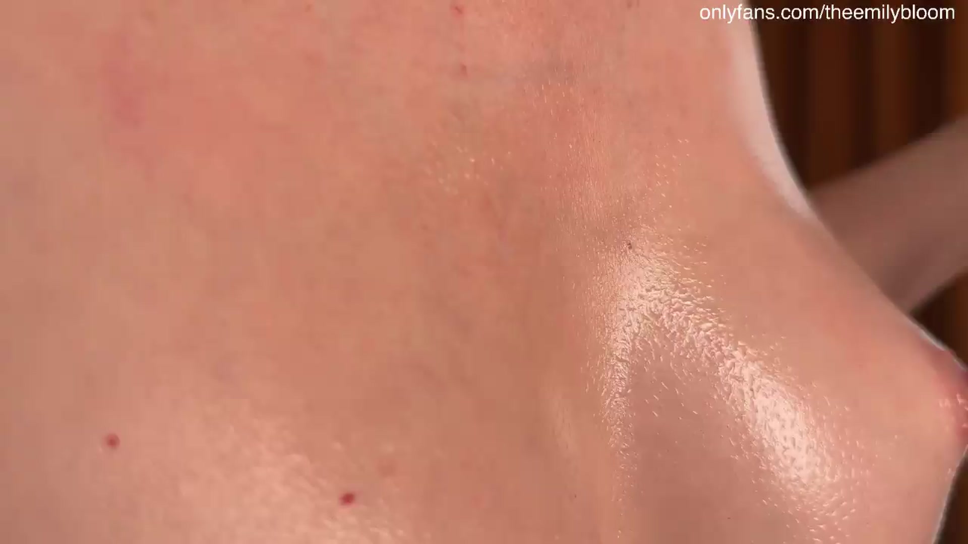 Gallery image thumbnail from EmilyBloom's myfreecams stream on, 07/20/2026, 01:02 image 11 of 20