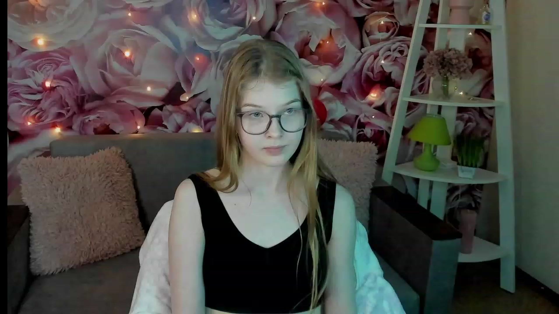 Gallery image thumbnail from EmilyEmber's myfreecams stream on, 09/14/2023, 11:11 image 3 of 20