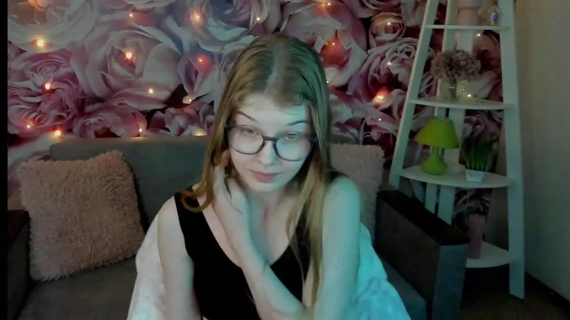 Gallery image thumbnail from EmilyEmber's myfreecams stream on, 09/14/2023, 11:11 image 13 of 20