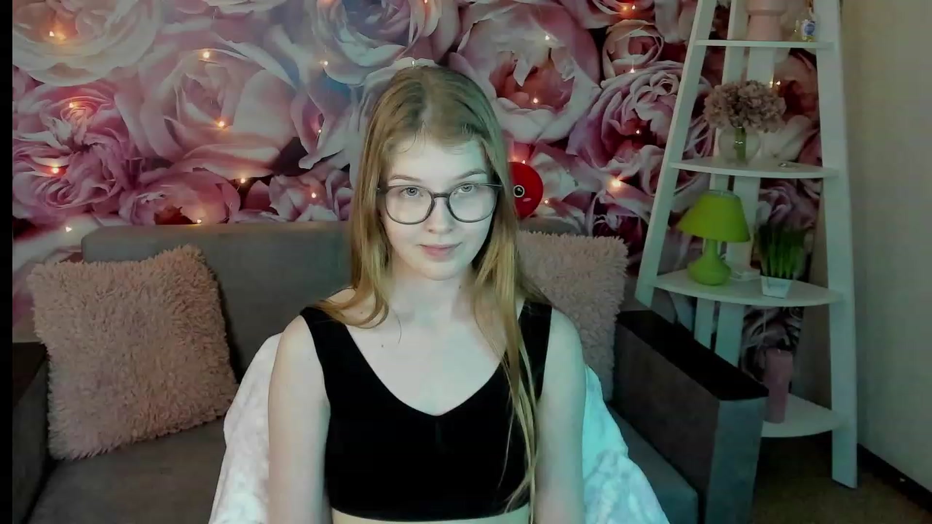 Gallery image thumbnail from EmilyEmber's myfreecams stream on, 09/14/2023, 11:11 image 11 of 20