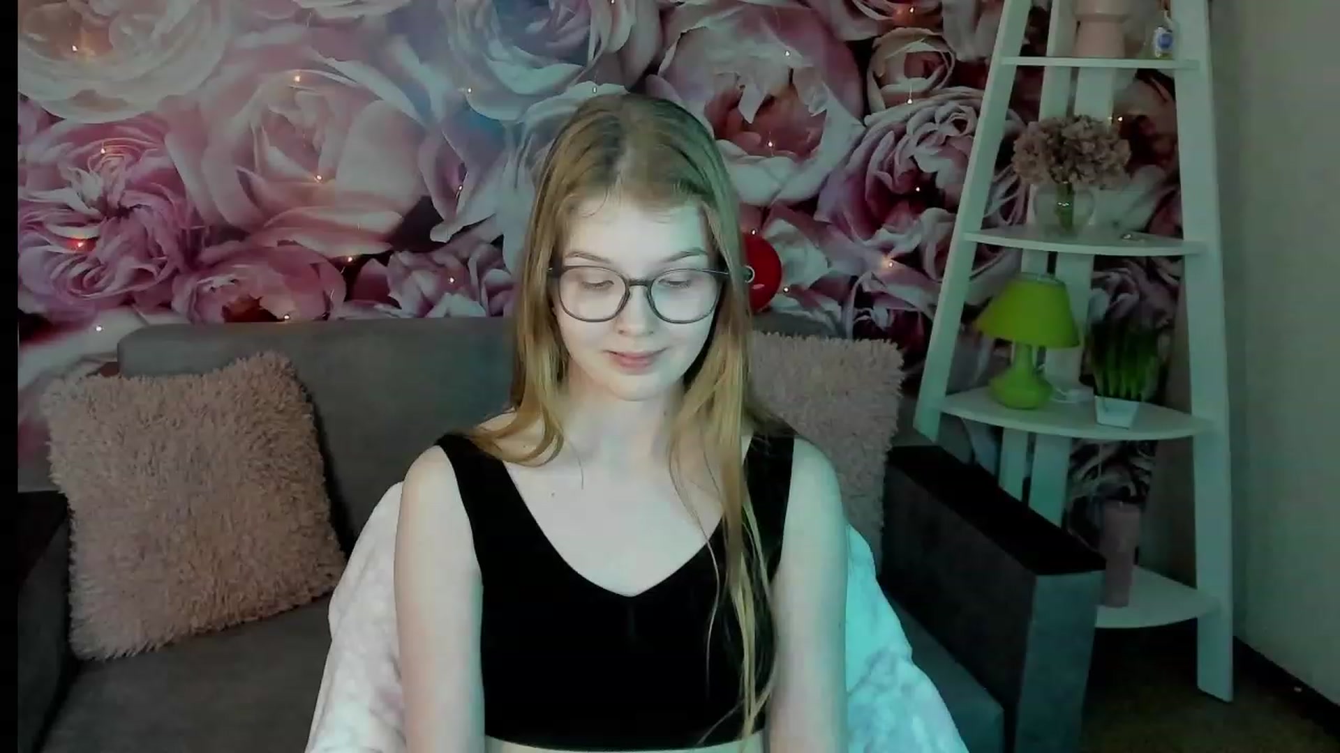 Gallery image thumbnail from EmilyEmber's myfreecams stream on, 09/14/2023, 11:11 image 6 of 20