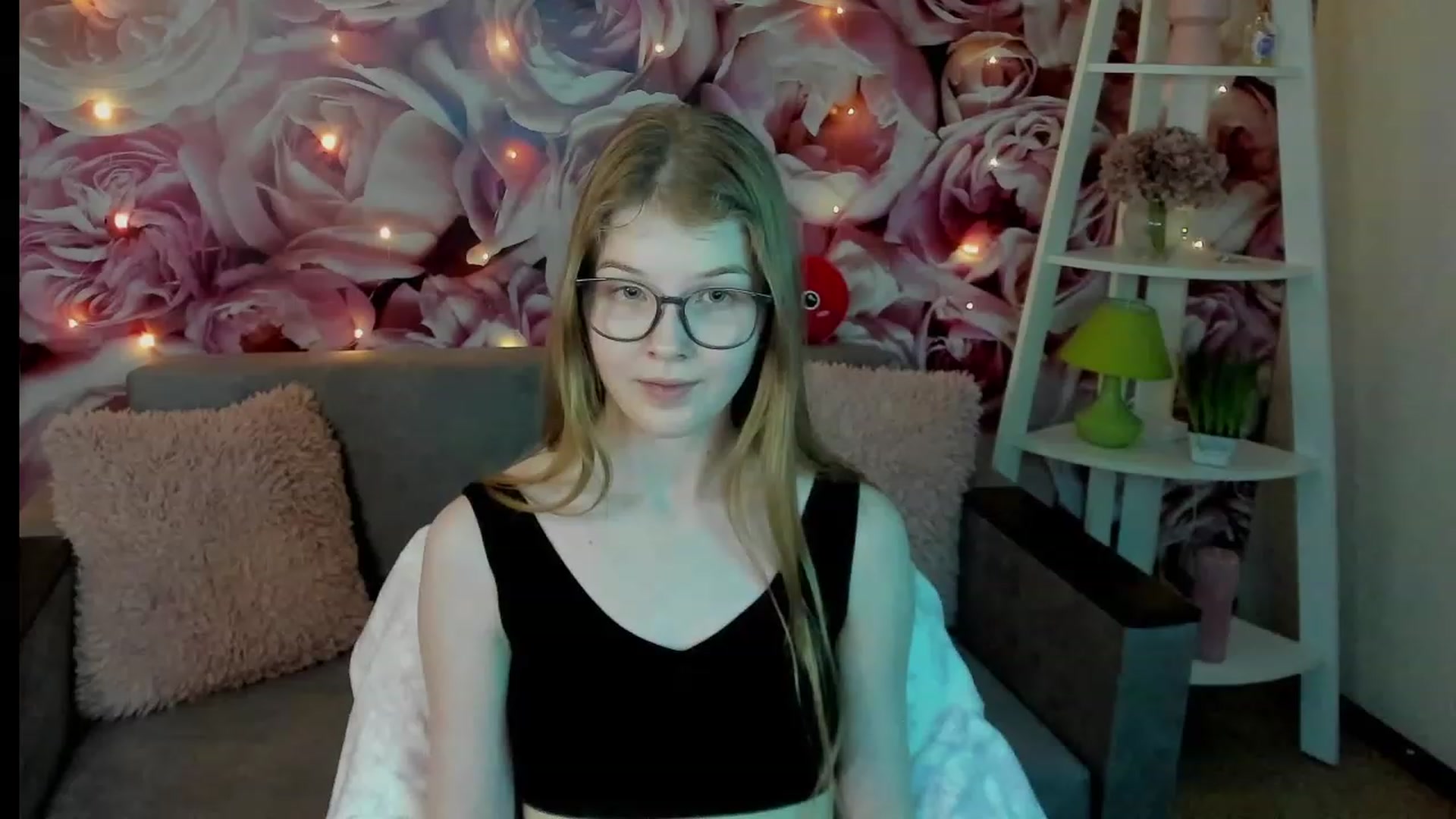 Gallery image thumbnail from EmilyEmber's myfreecams stream on, 09/14/2023, 11:11 image 14 of 20