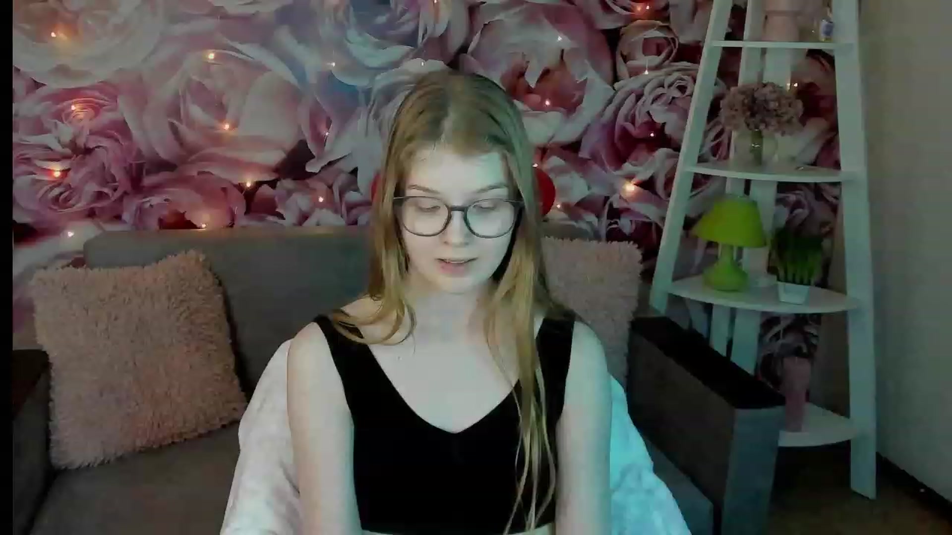 Gallery image thumbnail from EmilyEmber's myfreecams stream on, 09/14/2023, 11:11 image 15 of 20