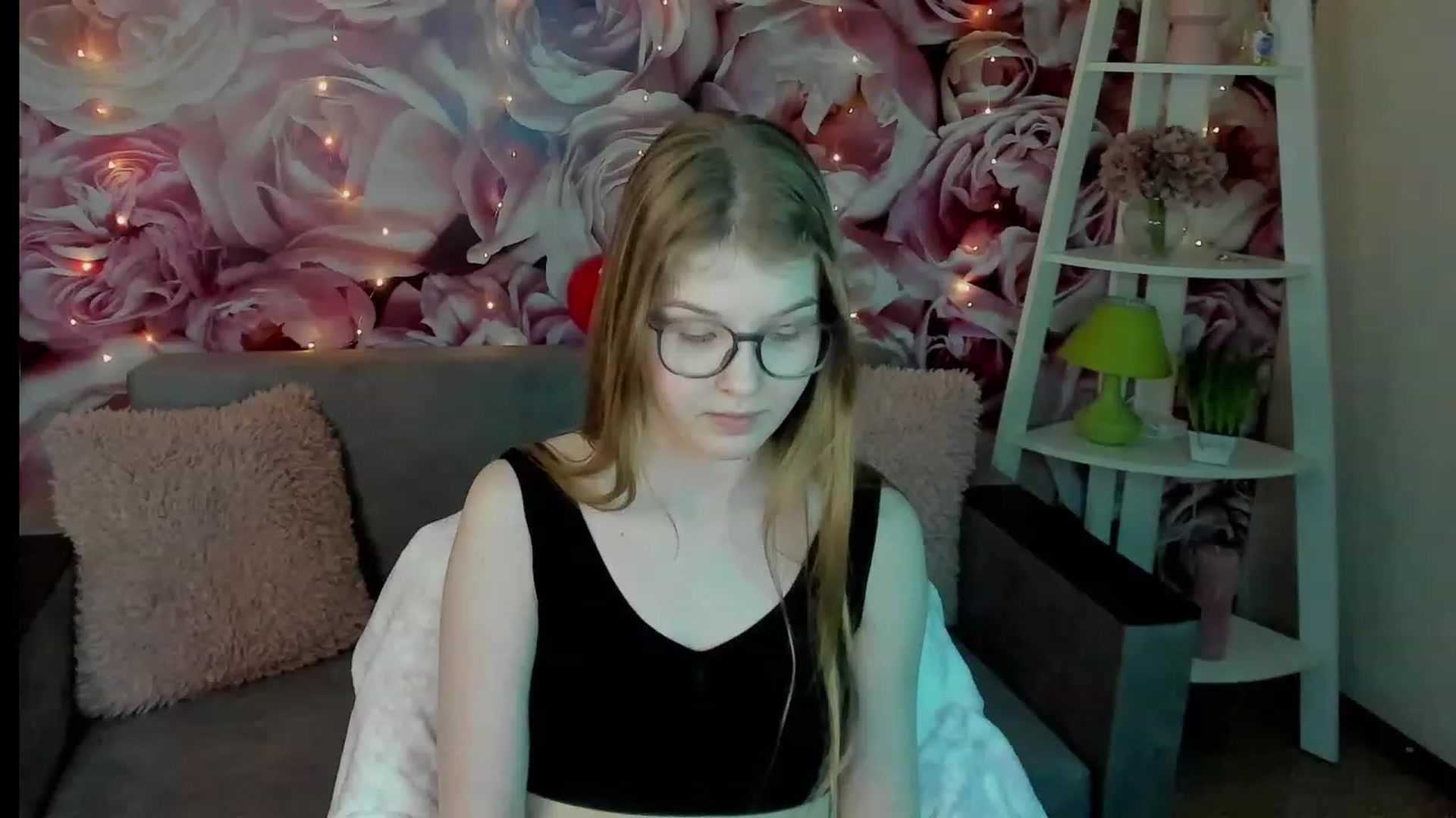 Gallery image thumbnail from EmilyEmber's myfreecams stream on, 09/14/2023, 11:11 image 10 of 20
