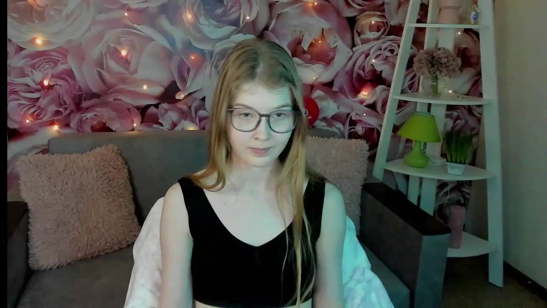 Gallery image thumbnail from EmilyEmber's myfreecams stream on, 09/14/2023, 11:11 image 8 of 20