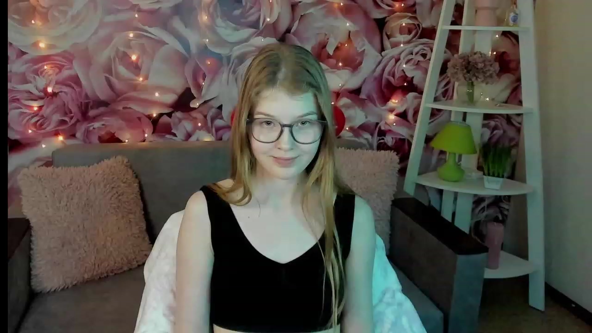 Gallery image thumbnail from EmilyEmber's myfreecams stream on, 09/14/2023, 11:11 image 12 of 20