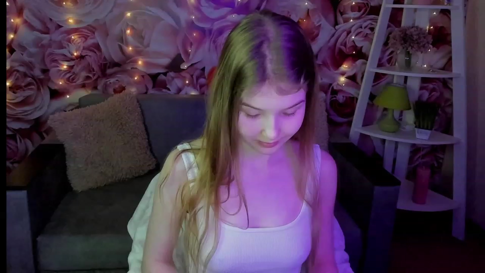 Gallery image thumbnail from EmilyEmber's myfreecams stream on, 09/17/2023, 07:33 image 10 of 20