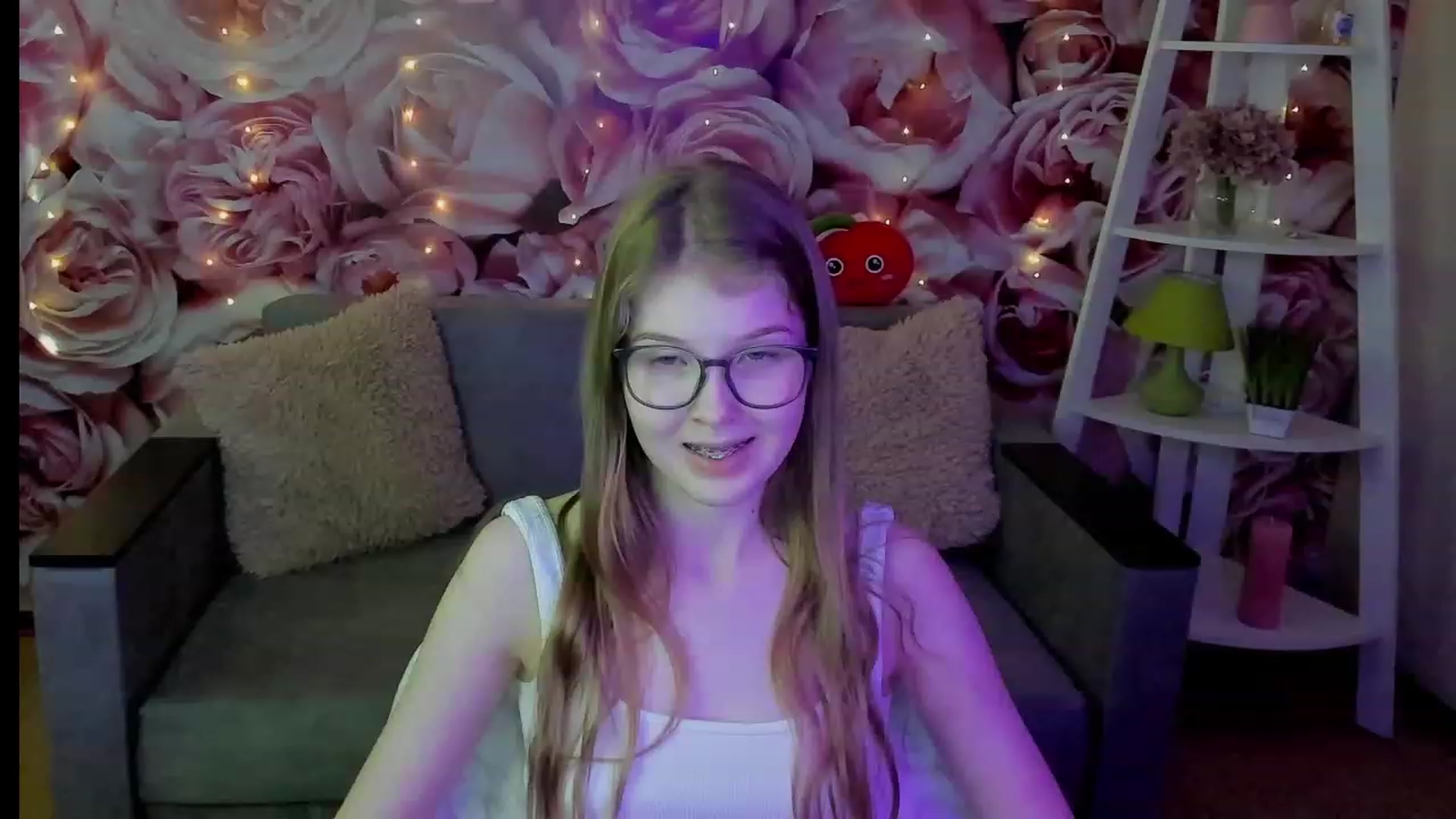 Gallery image thumbnail from EmilyEmber's myfreecams stream on, 09/17/2023, 11:59 image 2 of 20