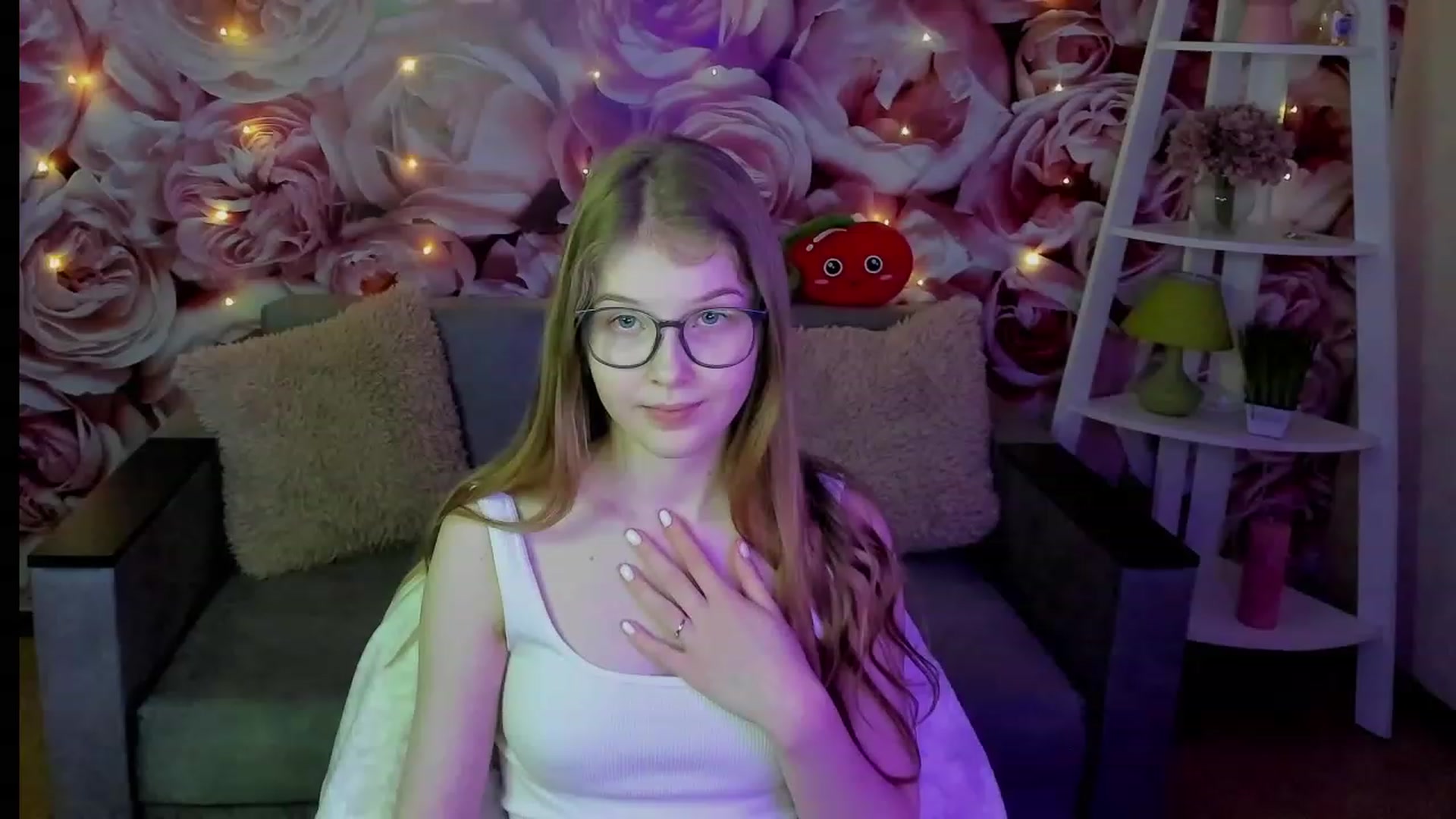 Gallery image thumbnail from EmilyEmber's myfreecams stream on, 09/17/2023, 11:59 image 16 of 20