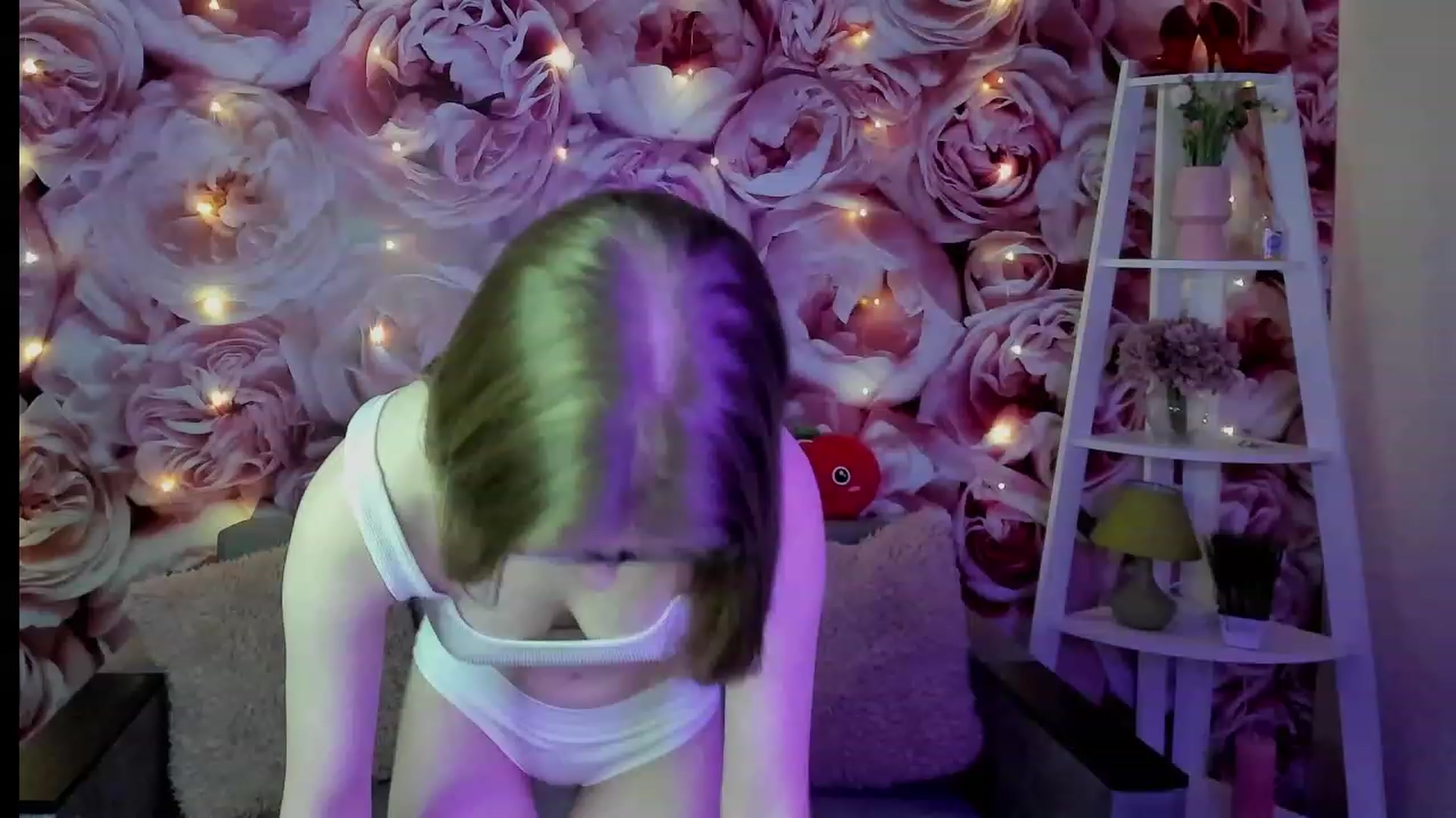 Gallery image thumbnail from EmilyEmber's myfreecams stream on, 09/17/2023, 16:47 image 5 of 20