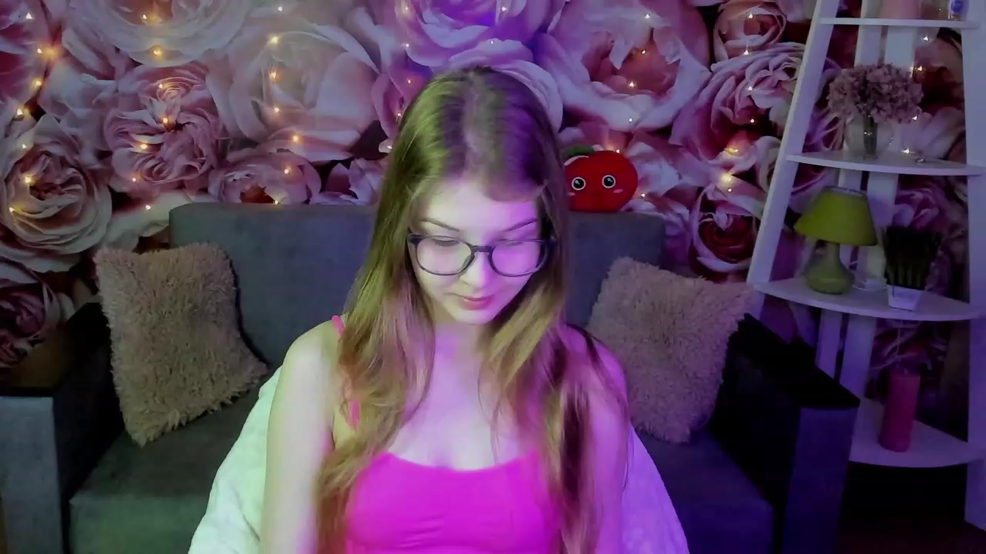 Gallery image thumbnail from EmilyEmber's myfreecams stream on, 09/20/2023, 07:15 image 1 of 20