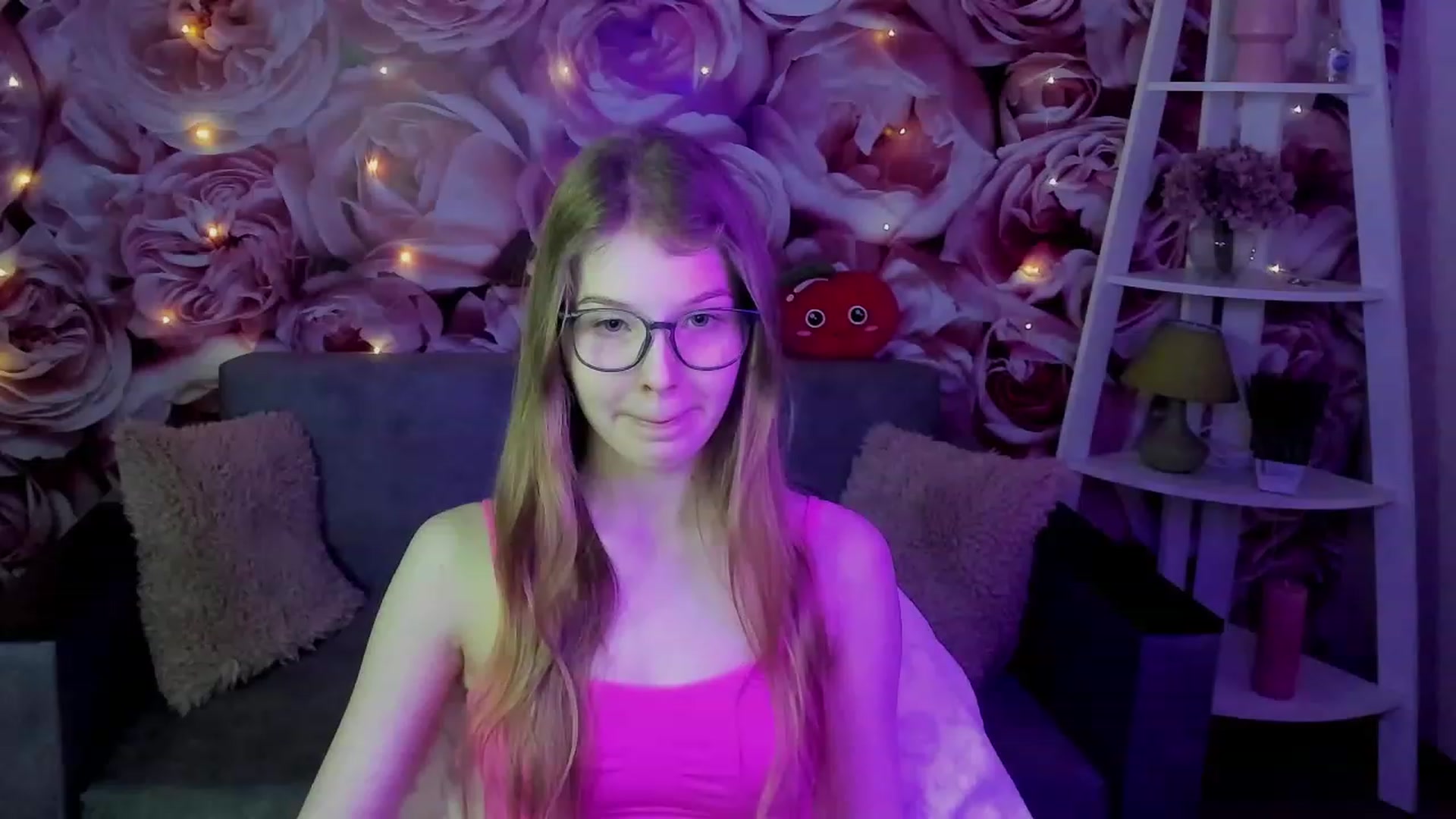Gallery image thumbnail from EmilyEmber's myfreecams stream on, 09/20/2023, 10:04 image 3 of 20