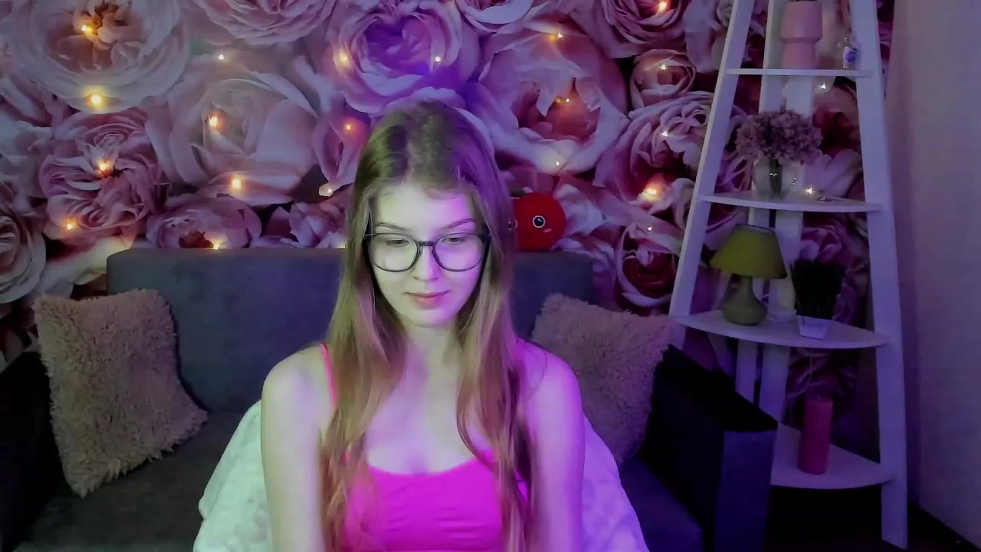 Gallery image thumbnail from EmilyEmber's myfreecams stream on, 09/20/2023, 10:04 image 15 of 20