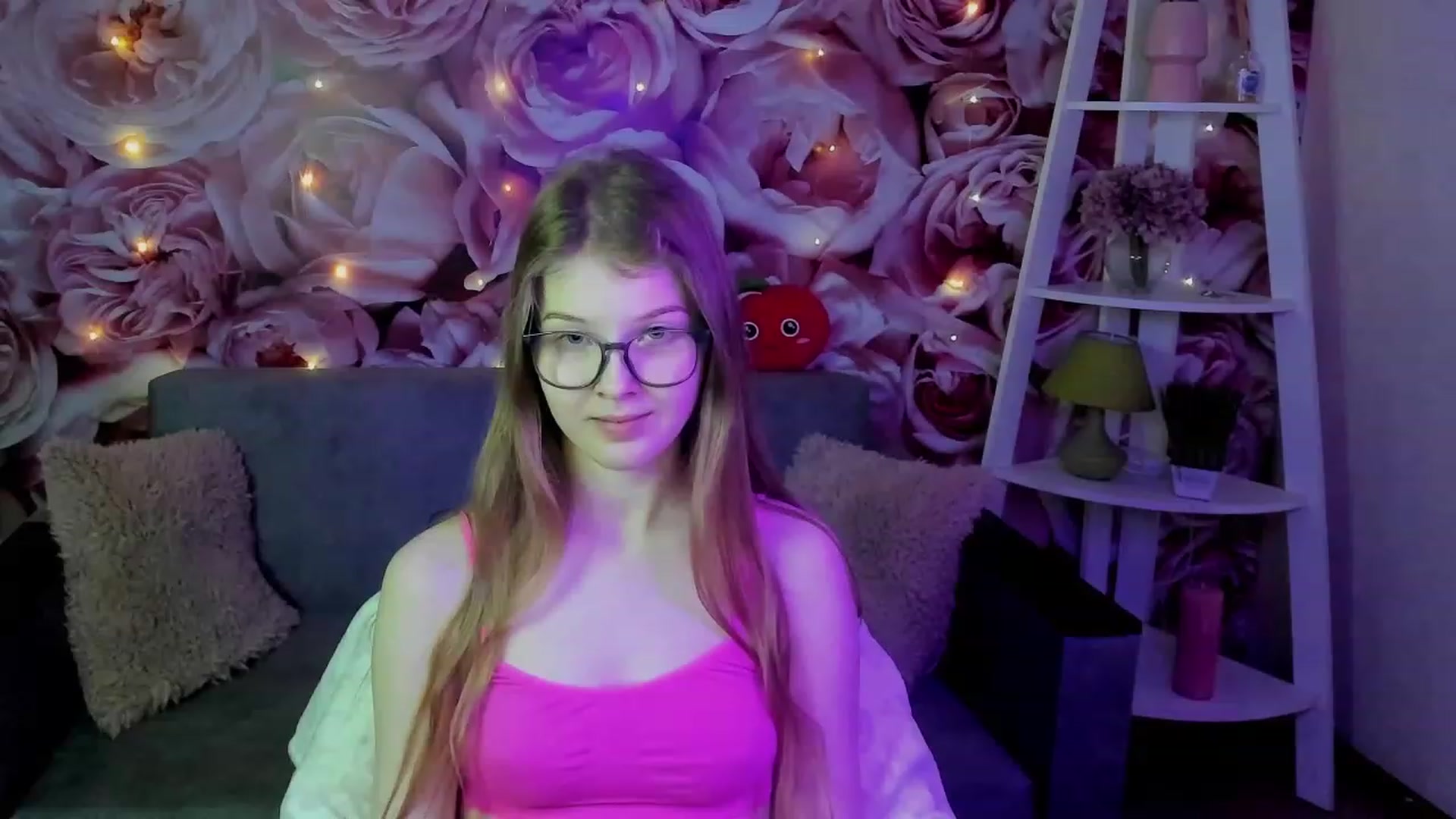 Gallery image thumbnail from EmilyEmber's myfreecams stream on, 09/20/2023, 10:04 image 17 of 20