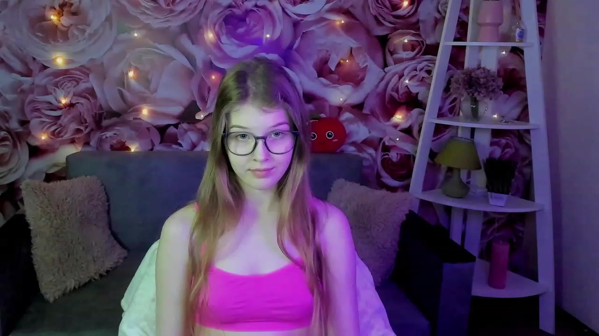 Gallery image thumbnail from EmilyEmber's myfreecams stream on, 09/20/2023, 10:04 image 13 of 20