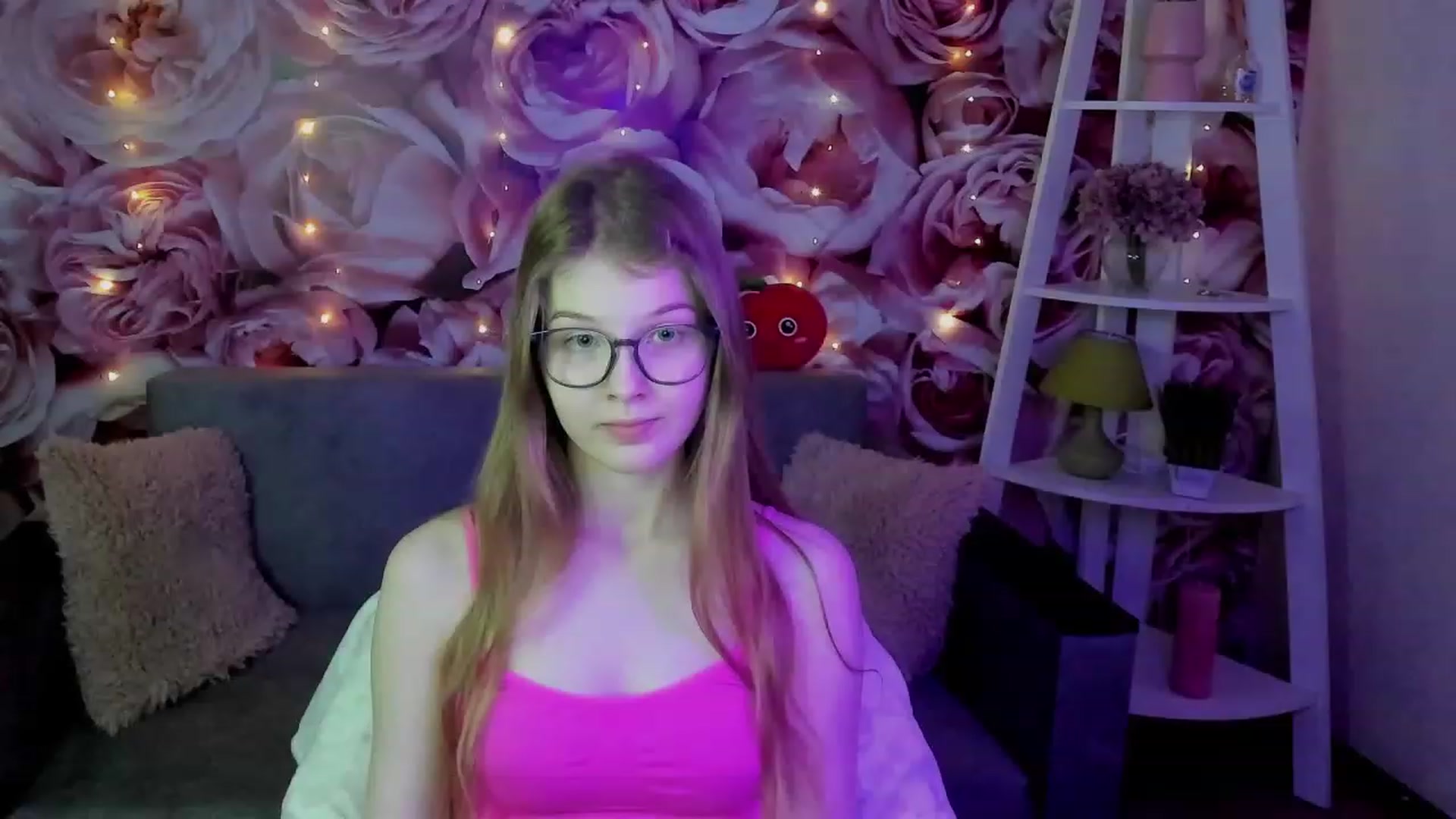 Gallery image thumbnail from EmilyEmber's myfreecams stream on, 09/20/2023, 10:04 image 18 of 20