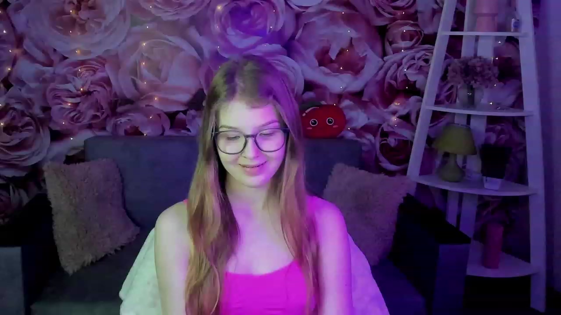 Gallery image thumbnail from EmilyEmber's myfreecams stream on, 09/20/2023, 10:04 image 5 of 20