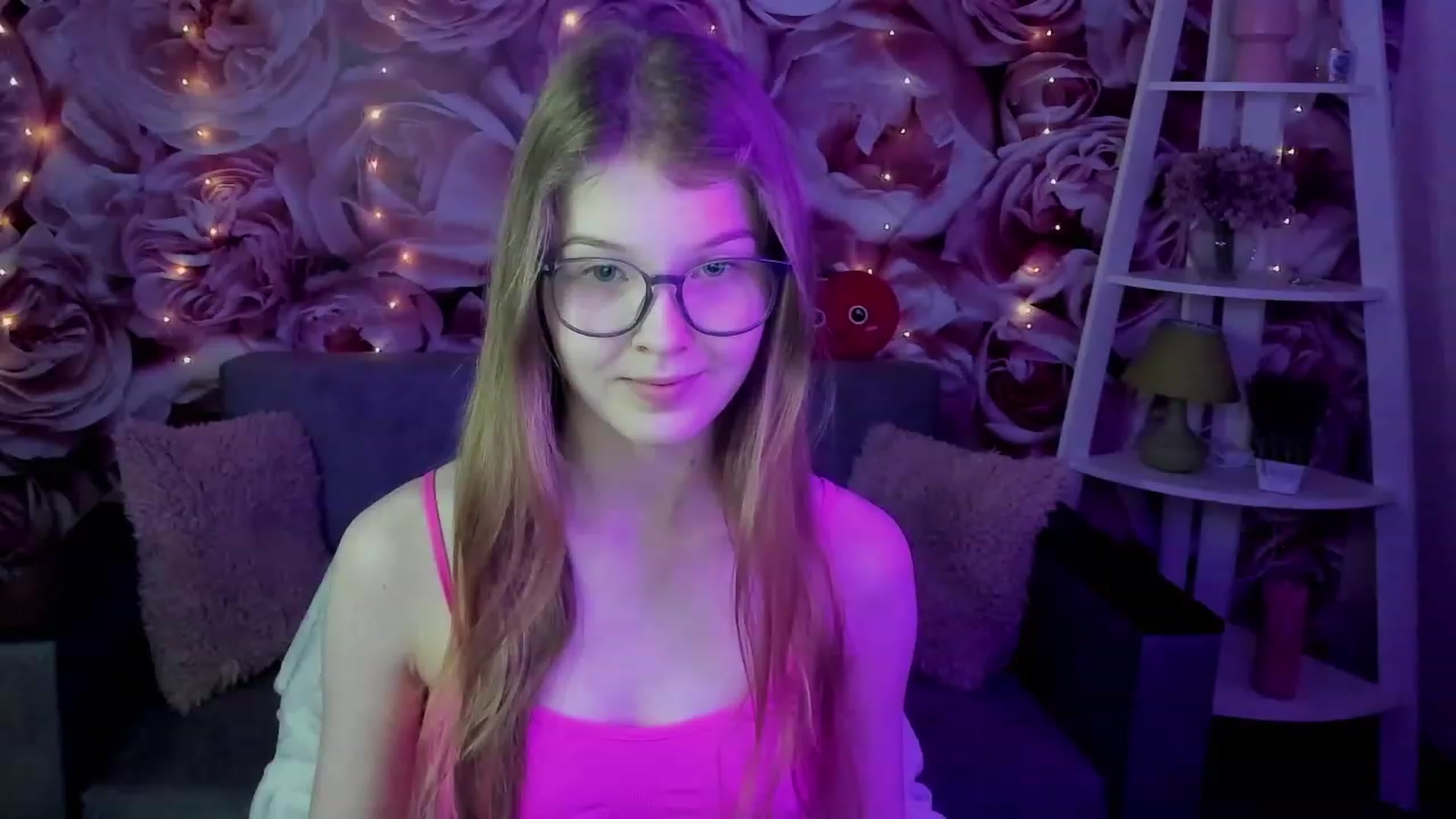 Gallery image thumbnail from EmilyEmber's myfreecams stream on, 09/20/2023, 10:04 image 1 of 20