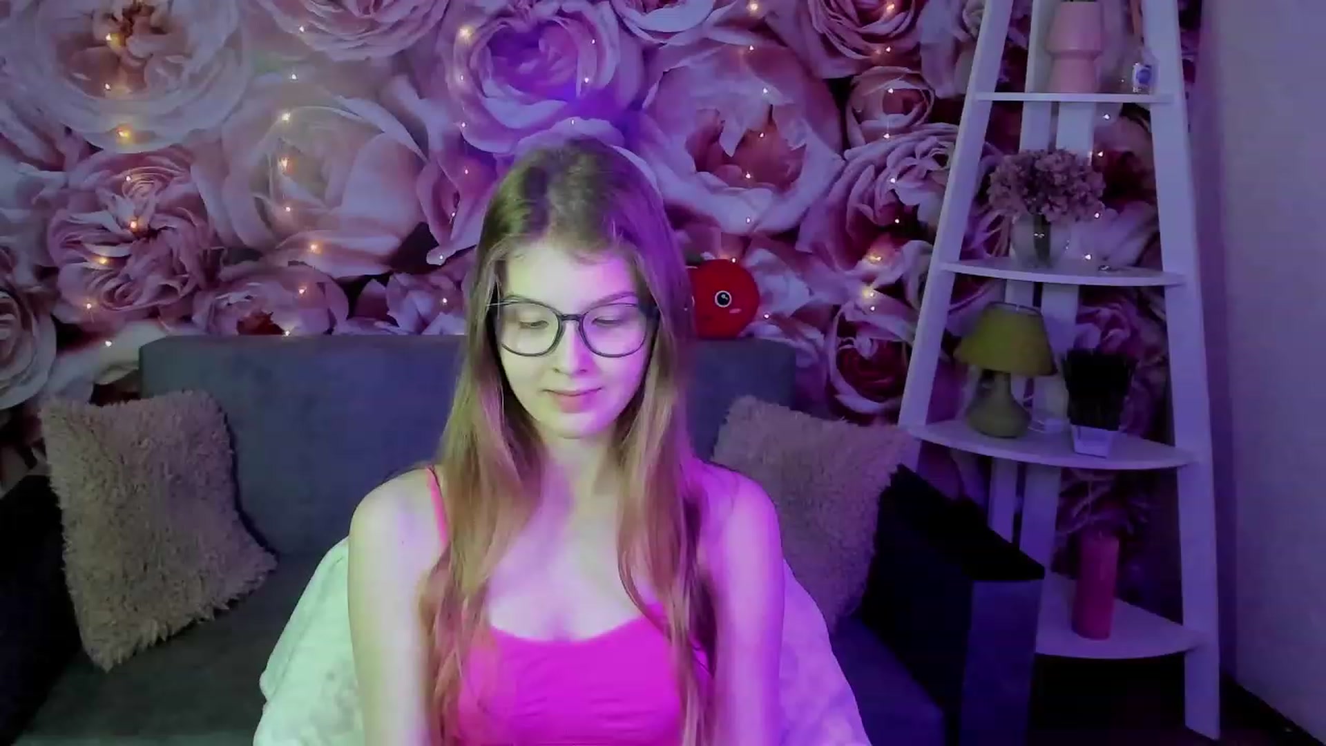 Gallery image thumbnail from EmilyEmber's myfreecams stream on, 09/20/2023, 10:04 image 16 of 20