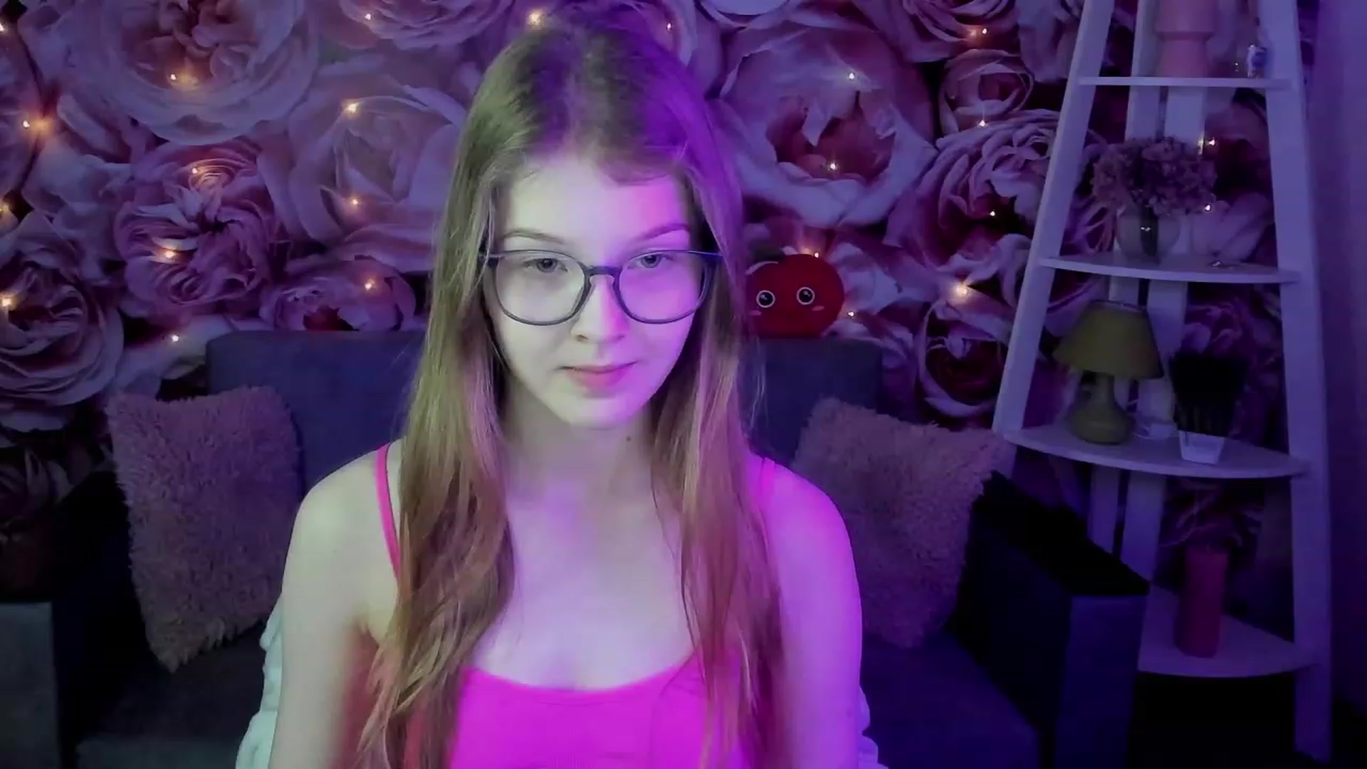 Gallery image thumbnail from EmilyEmber's myfreecams stream on, 09/20/2023, 10:04 image 2 of 20