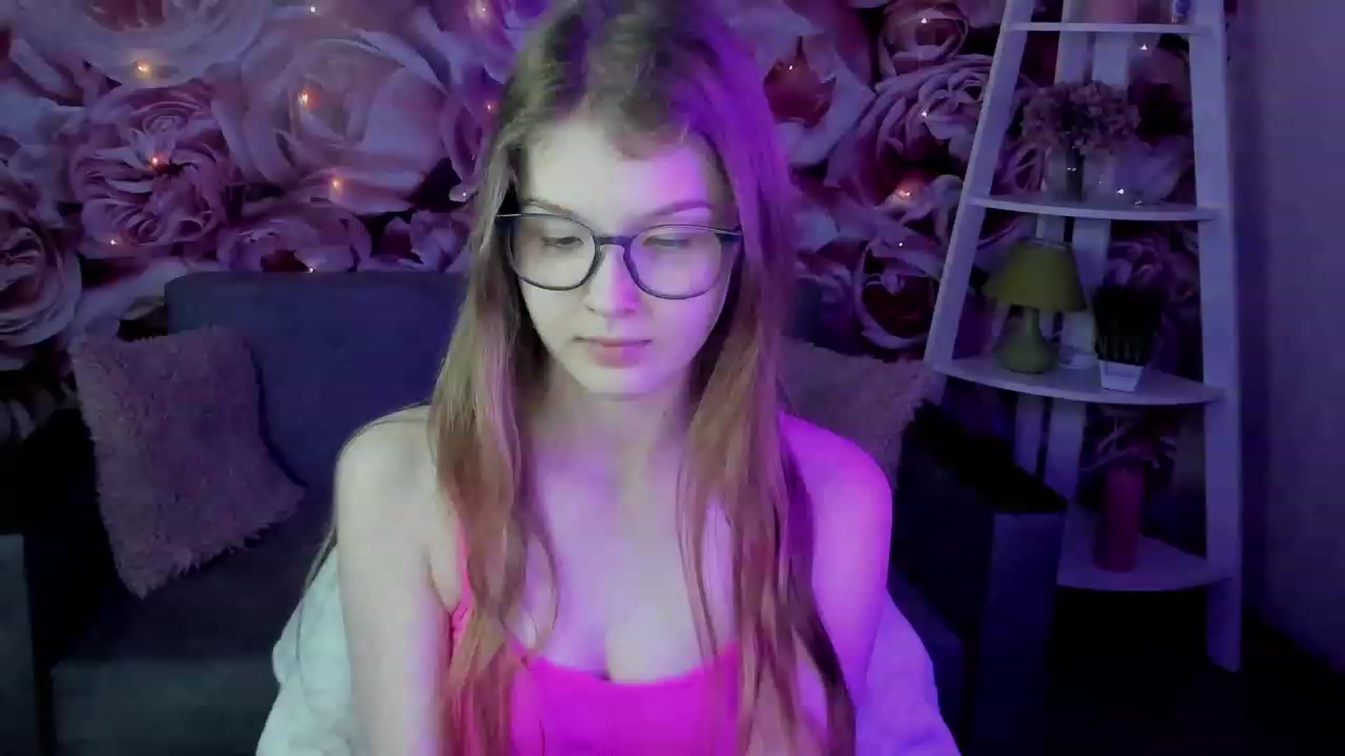 Gallery image thumbnail from EmilyEmber's myfreecams stream on, 09/20/2023, 11:22 image 14 of 20