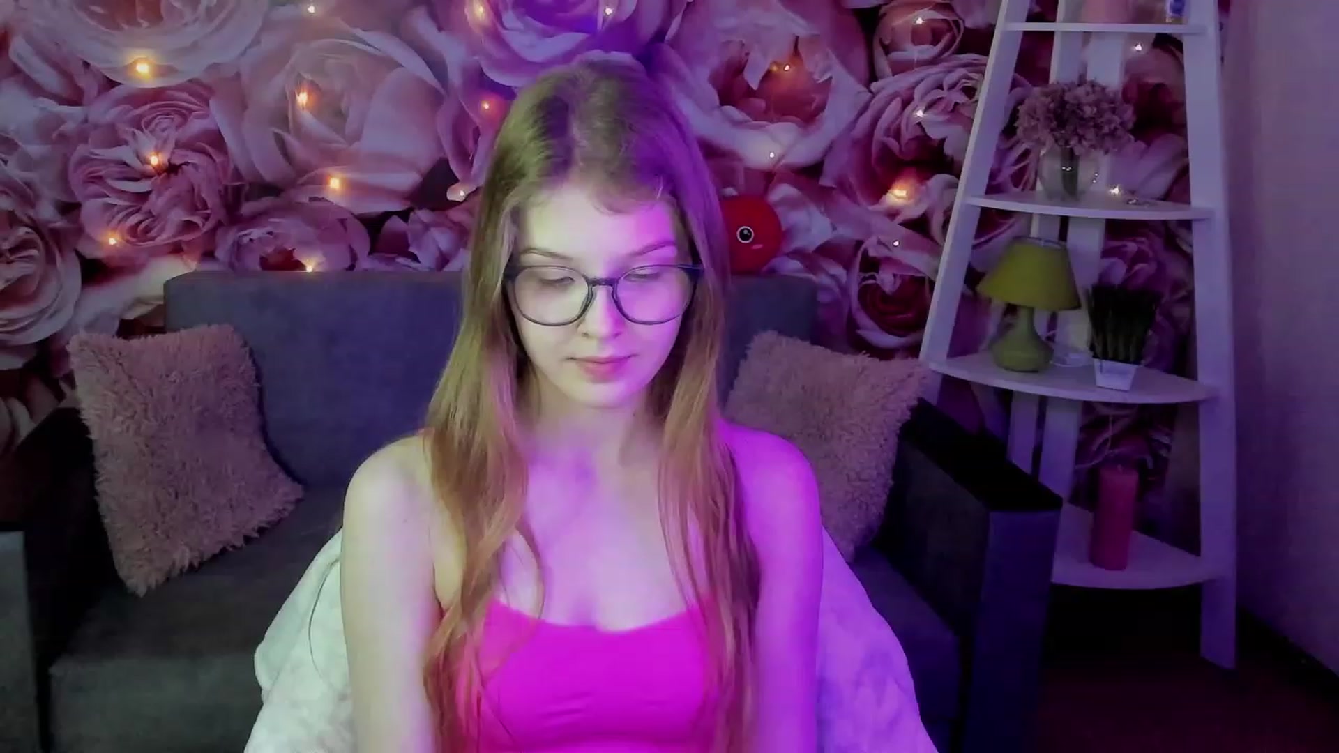 Gallery image thumbnail from EmilyEmber's myfreecams stream on, 09/20/2023, 11:22 image 16 of 20