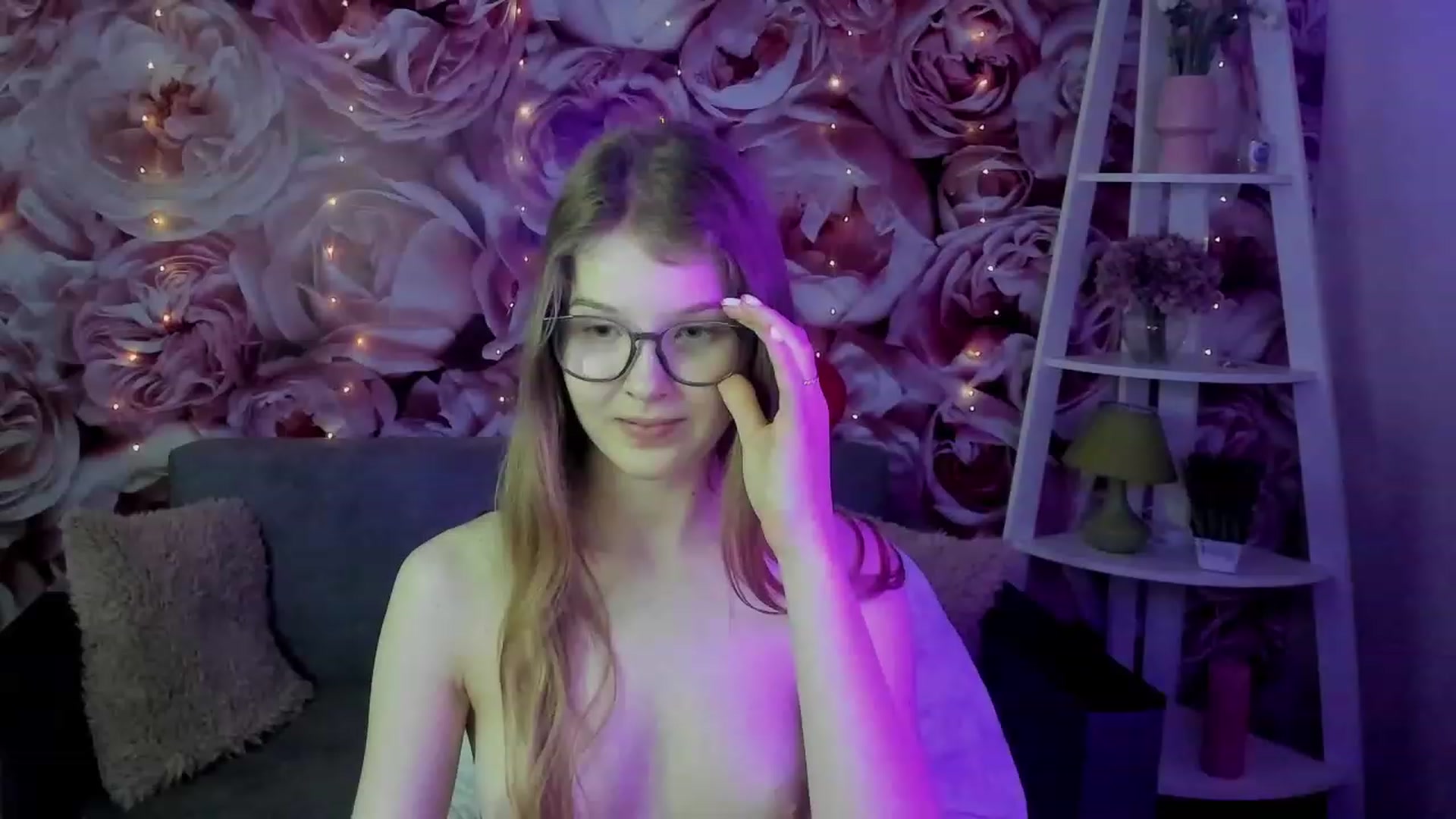 Gallery image thumbnail from EmilyEmber's myfreecams stream on, 09/20/2023, 11:39 image 3 of 20