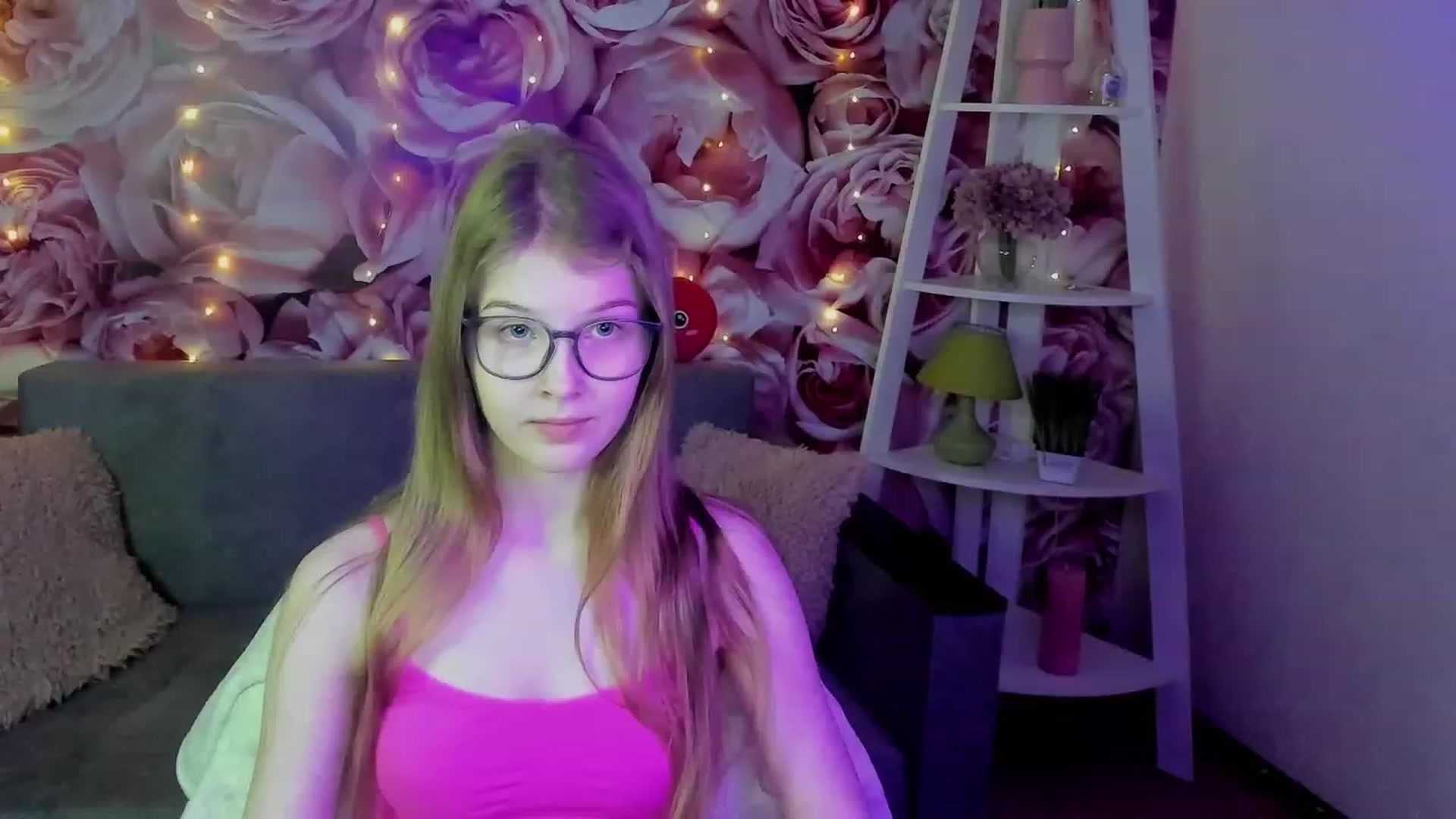 Gallery image thumbnail from EmilyEmber's myfreecams stream on, 09/20/2023, 13:40 image 16 of 20