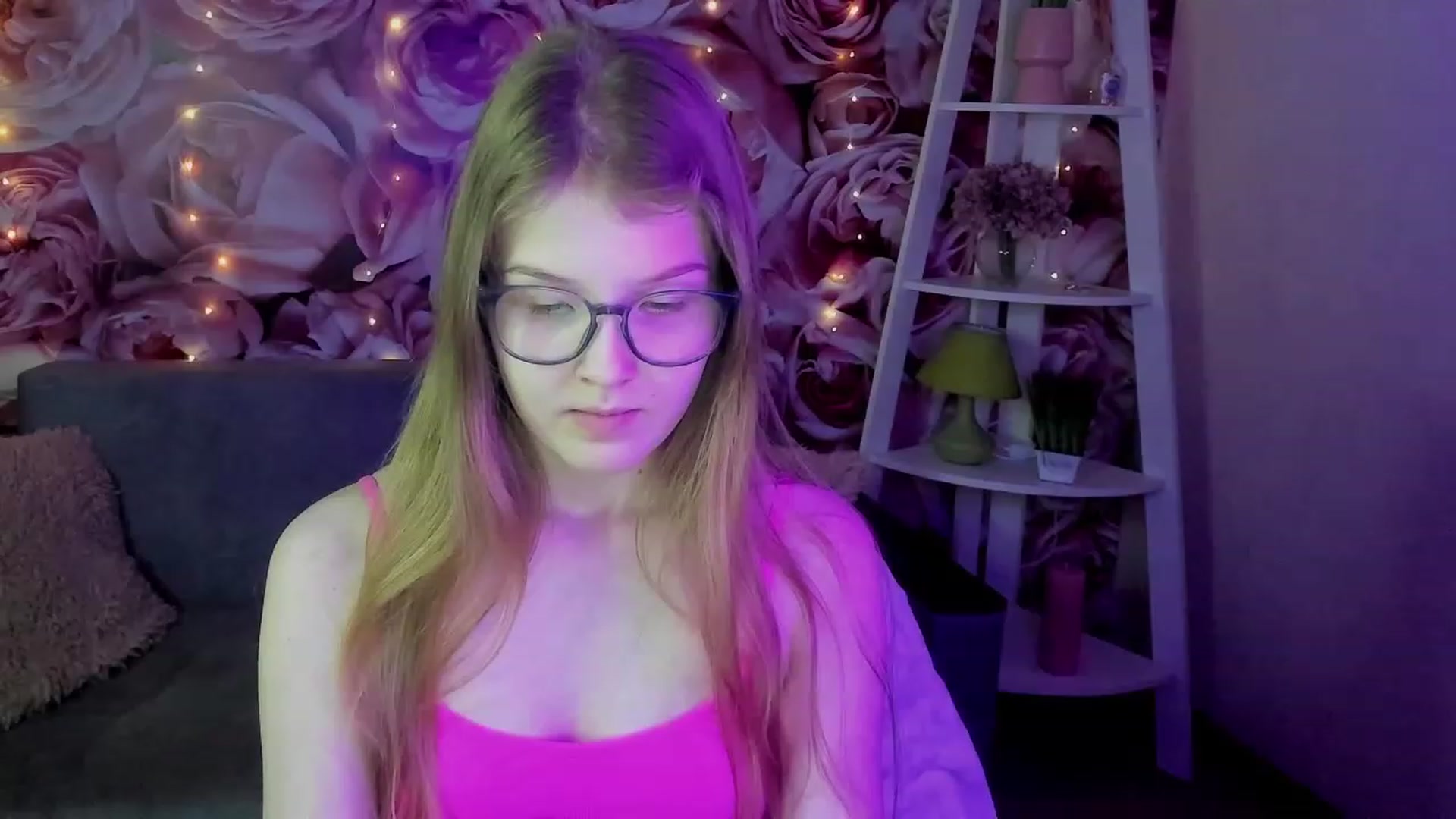 Gallery image thumbnail from EmilyEmber's myfreecams stream on, 09/20/2023, 13:40 image 20 of 20