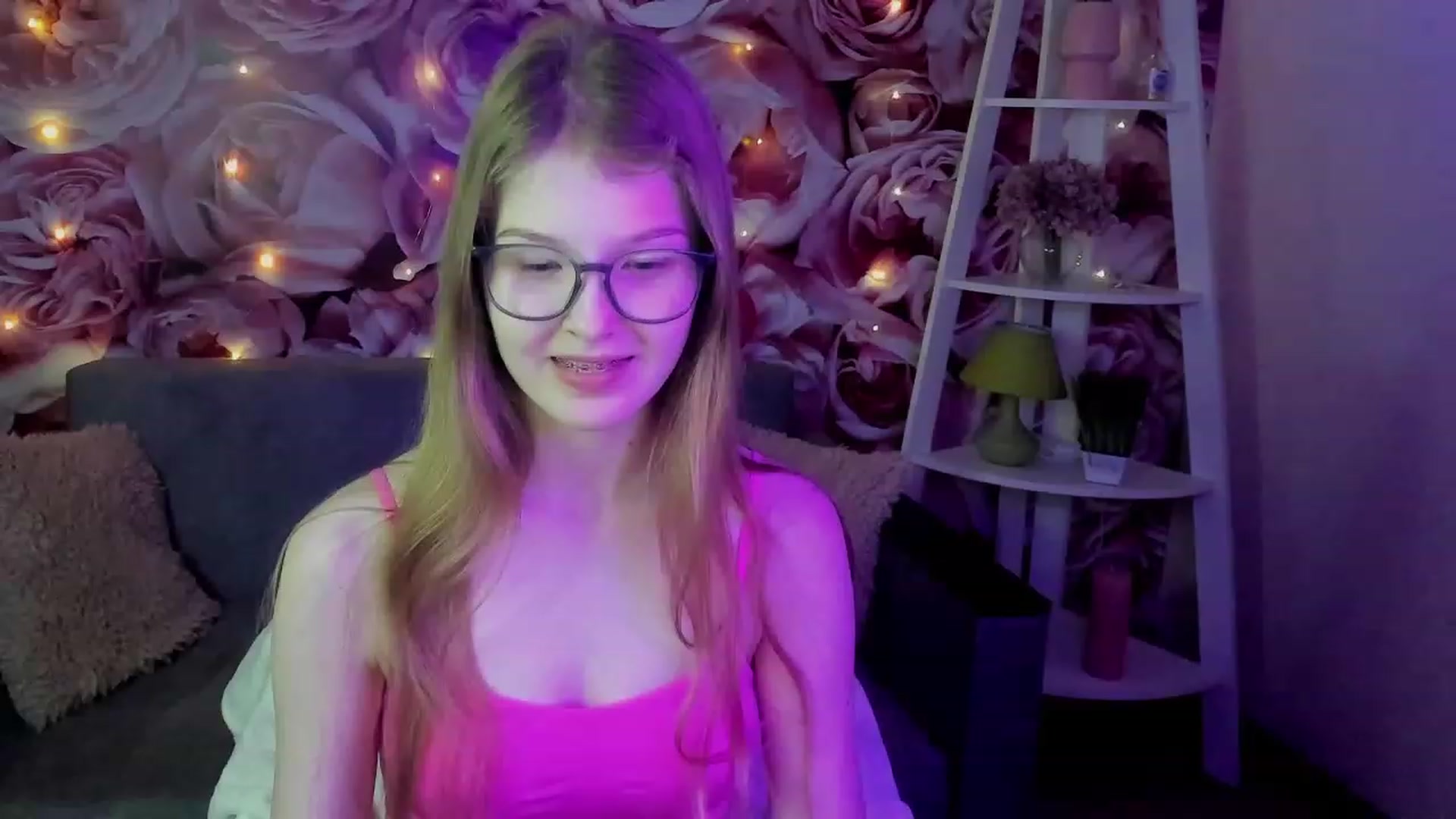 Gallery image thumbnail from EmilyEmber's myfreecams stream on, 09/20/2023, 13:40 image 12 of 20