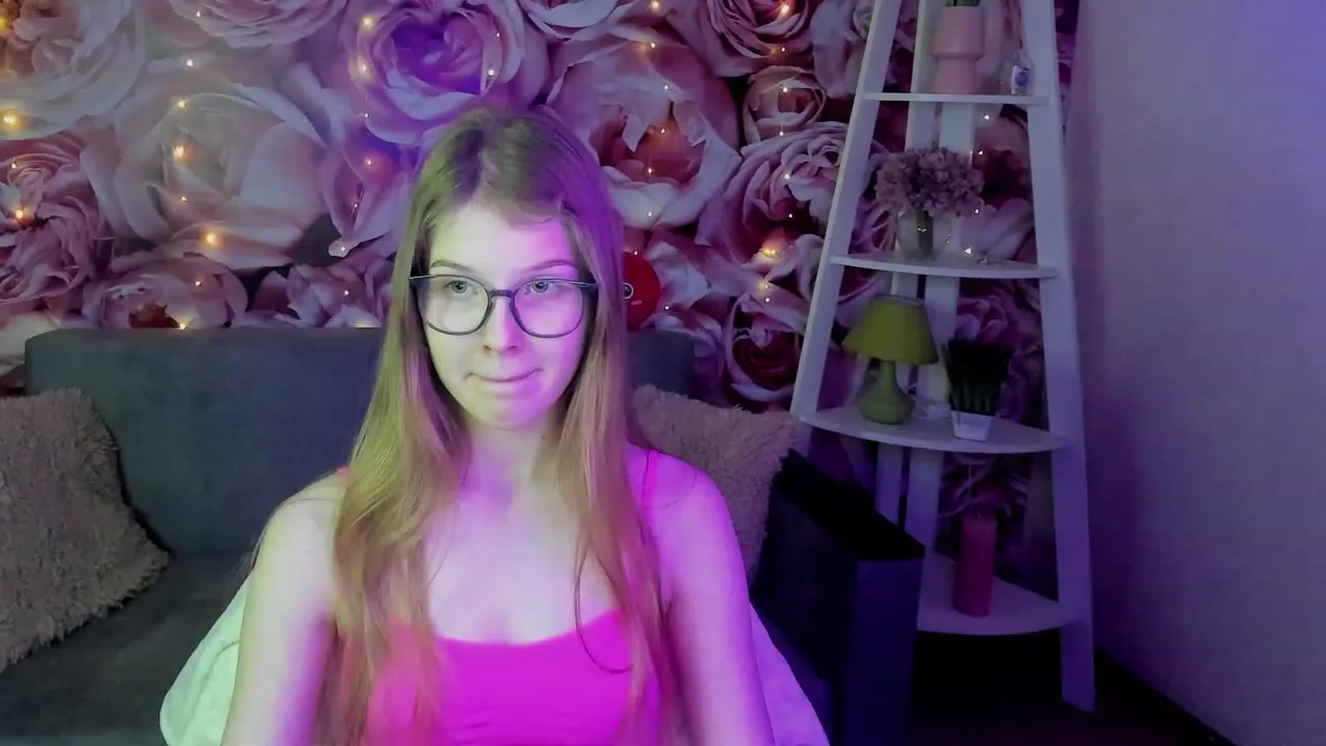 Gallery image thumbnail from EmilyEmber's myfreecams stream on, 09/20/2023, 13:40 image 14 of 20