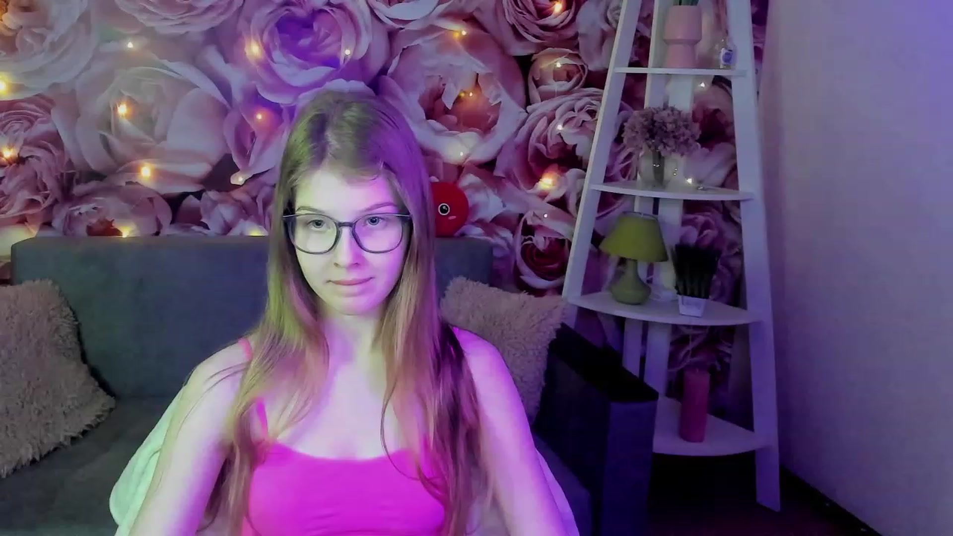 Gallery image thumbnail from EmilyEmber's myfreecams stream on, 09/20/2023, 13:40 image 17 of 20