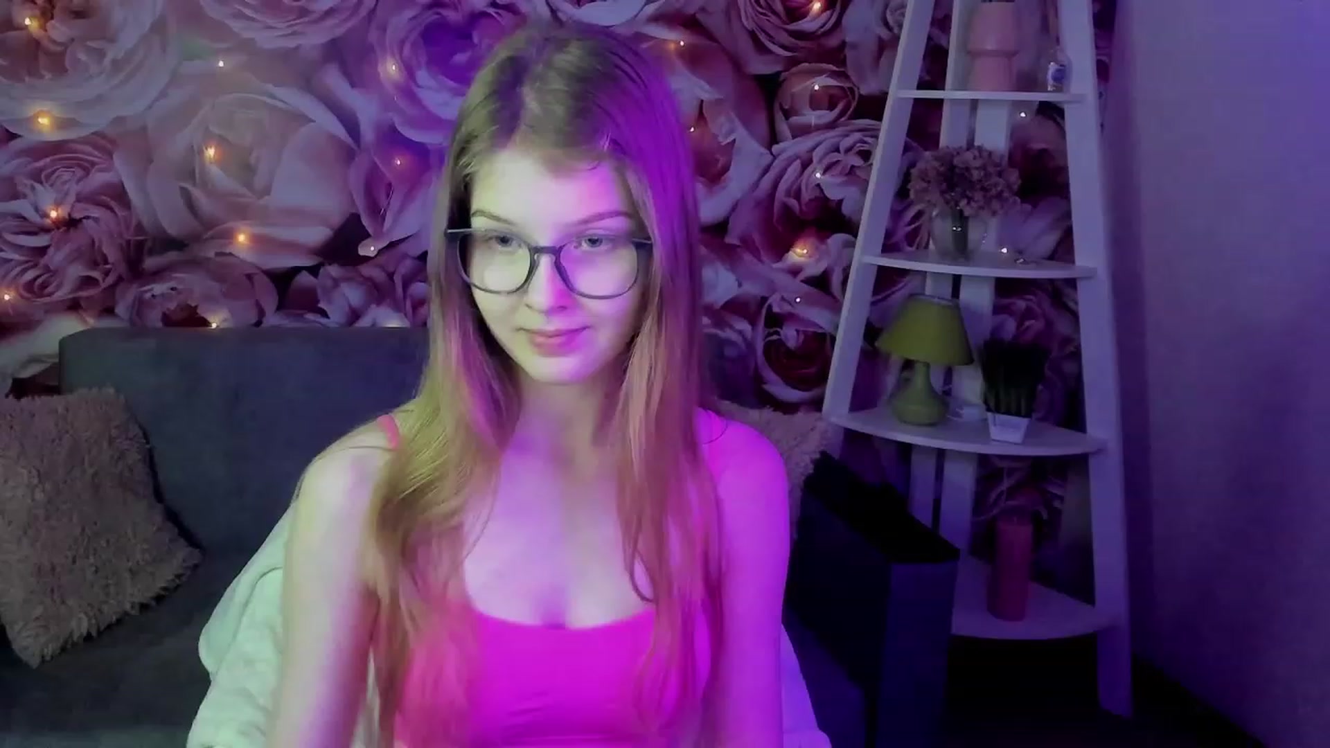 Gallery image thumbnail from EmilyEmber's myfreecams stream on, 09/20/2023, 13:40 image 13 of 20