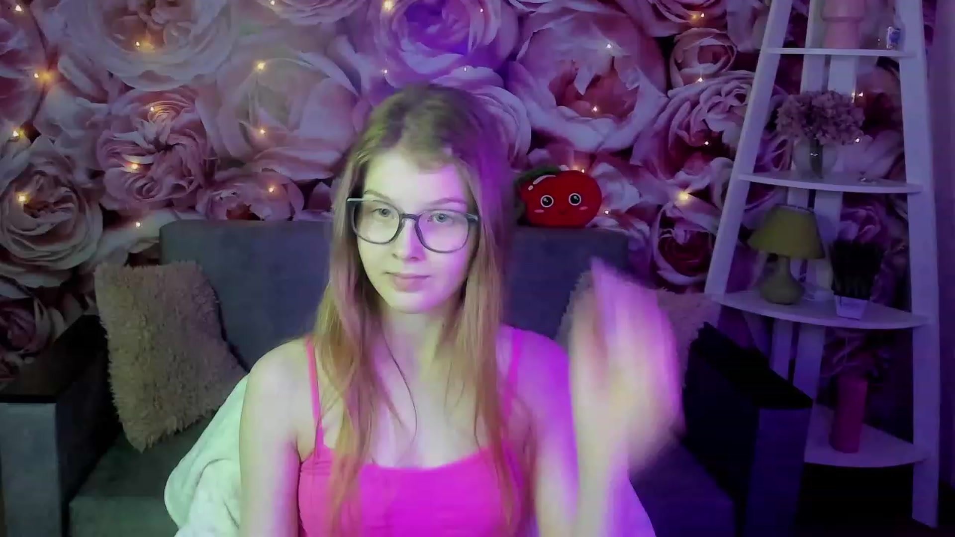 Gallery image thumbnail from EmilyEmber's myfreecams stream on, 09/20/2023, 15:22 image 18 of 20