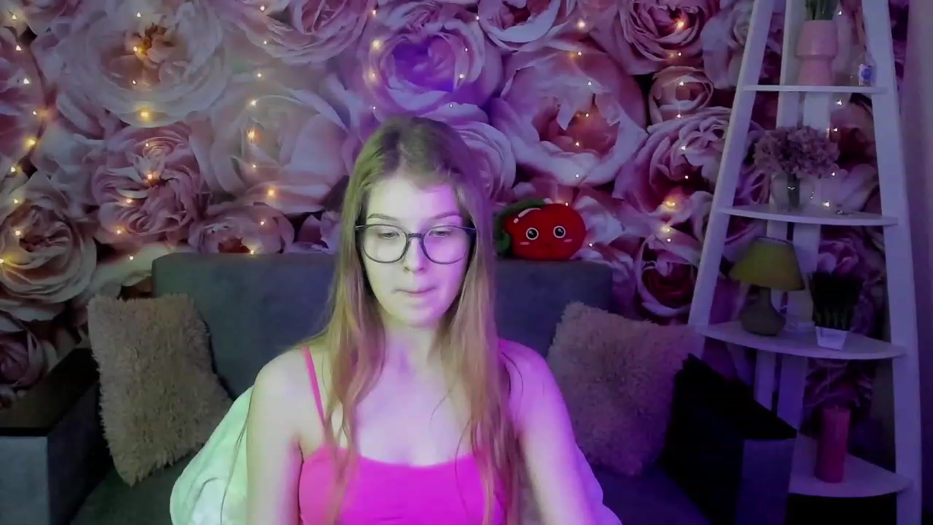 Gallery image thumbnail from EmilyEmber's myfreecams stream on, 09/20/2023, 16:44 image 11 of 20