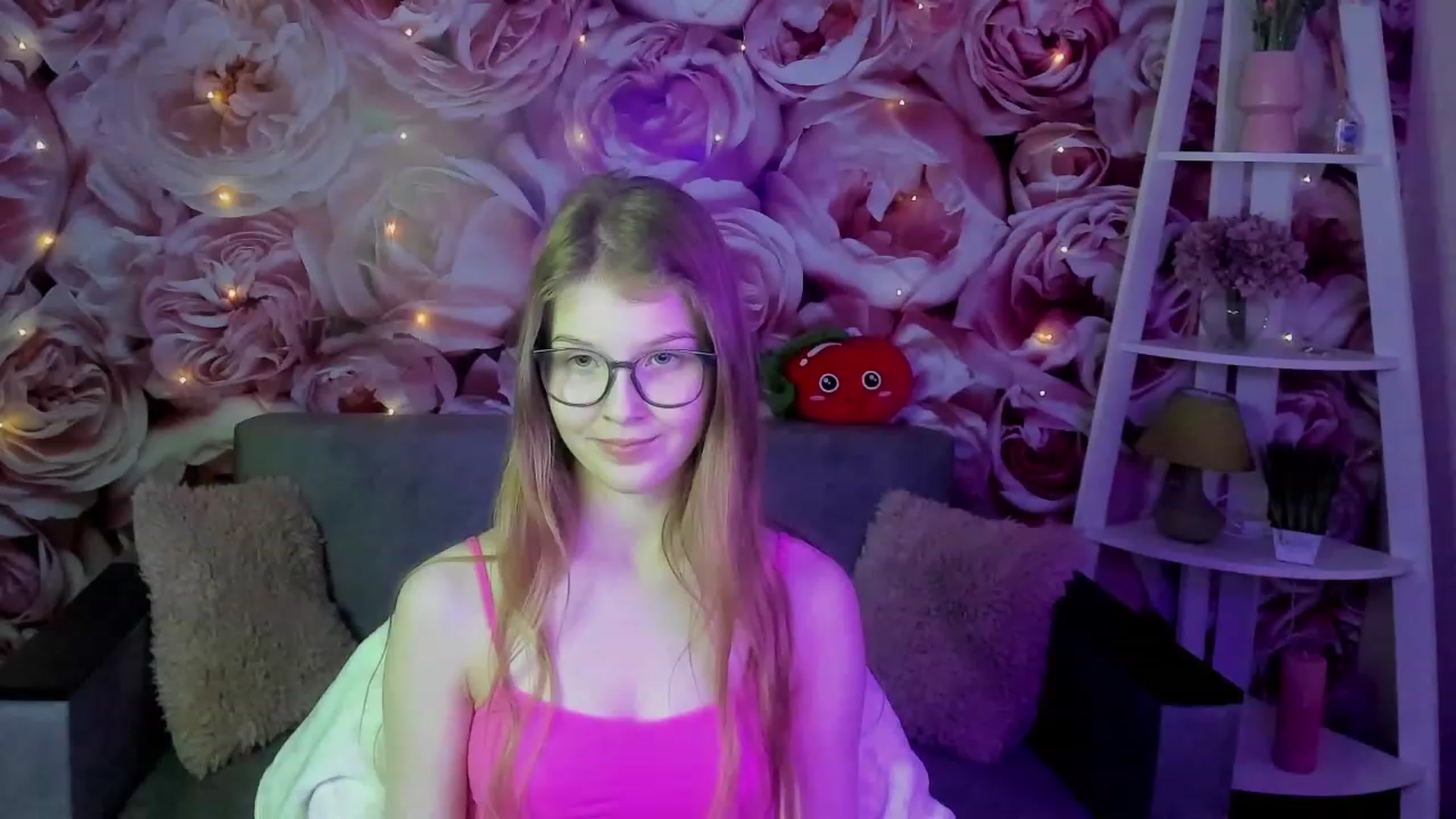 Gallery image thumbnail from EmilyEmber's myfreecams stream on, 09/20/2023, 16:44 image 19 of 20