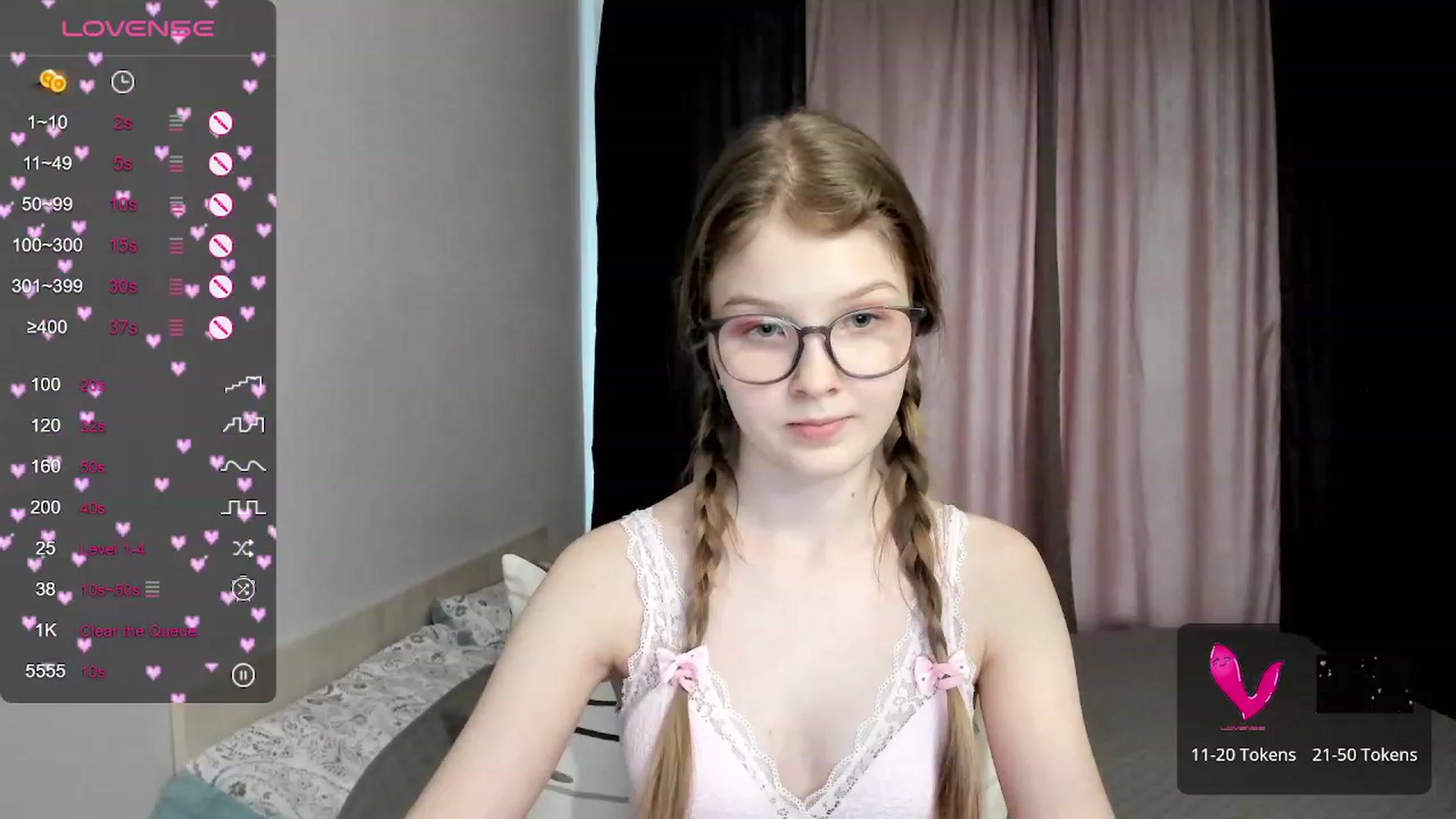 Gallery image thumbnail from EmilyEmber's myfreecams stream on, 10/19/2023, 12:13 image 17 of 20