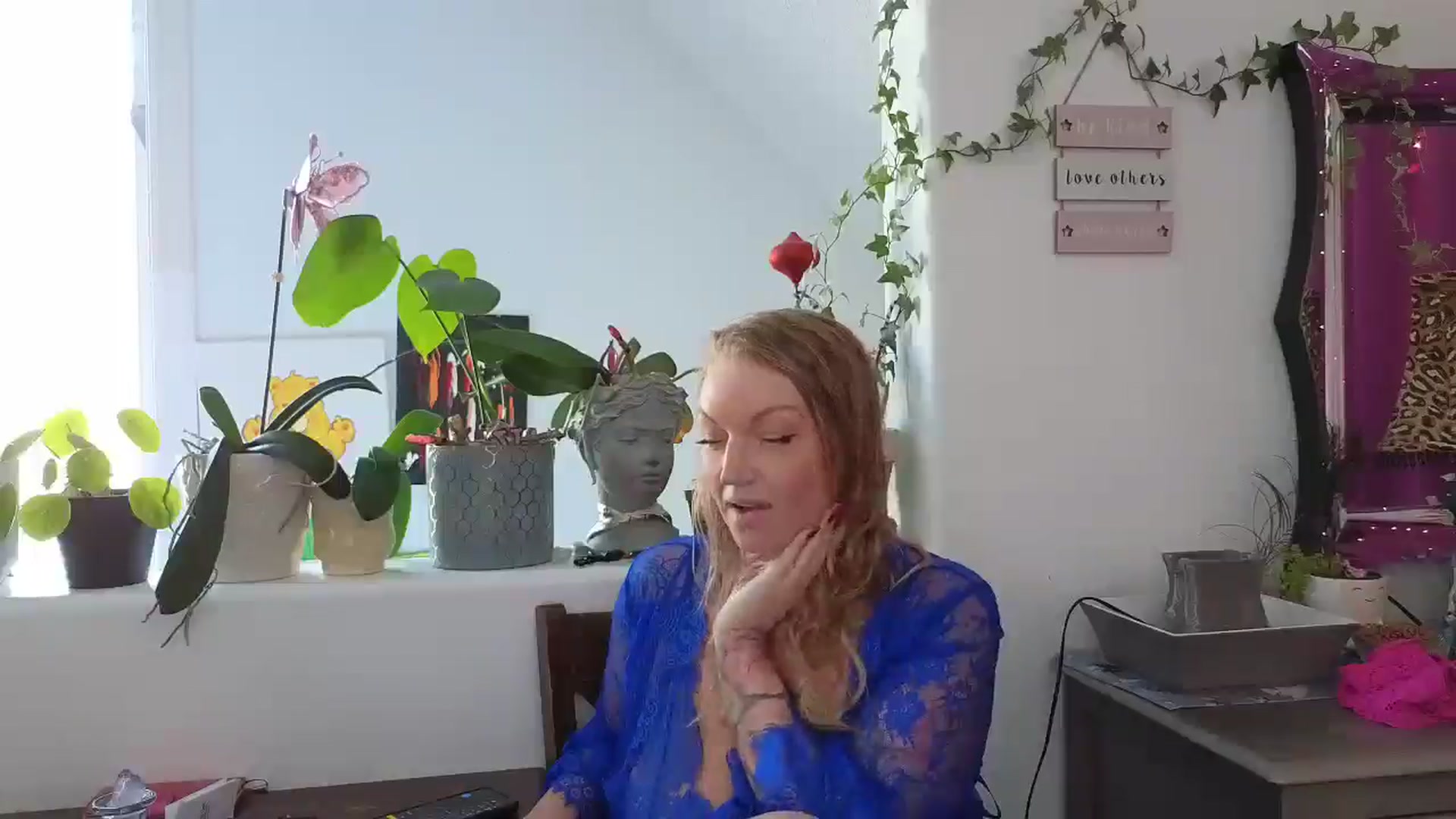 Gallery image thumbnail from EmilyEmbers's myfreecams stream on, 12/09/2024, 20:06 image 8 of 20