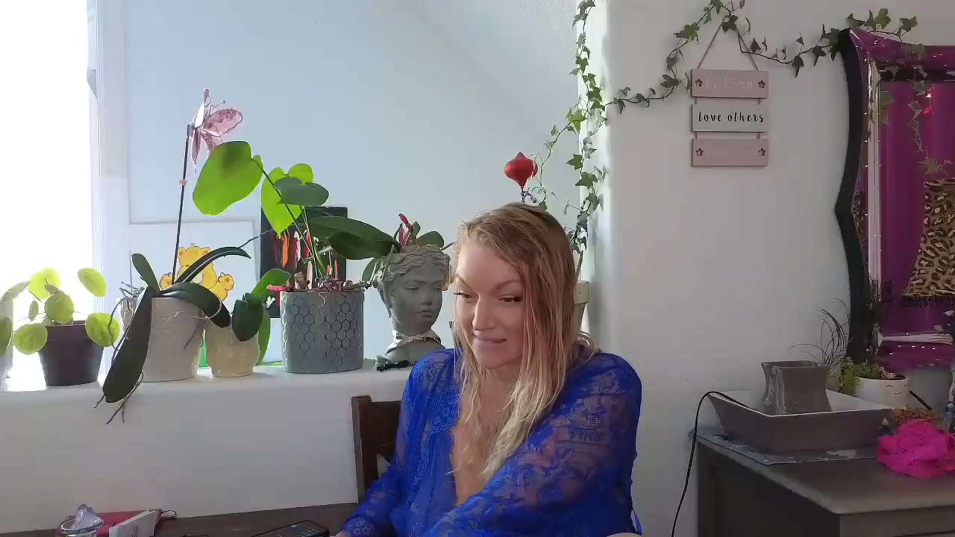 Gallery image thumbnail from EmilyEmbers's myfreecams stream on, 12/09/2024, 20:06 image 10 of 20