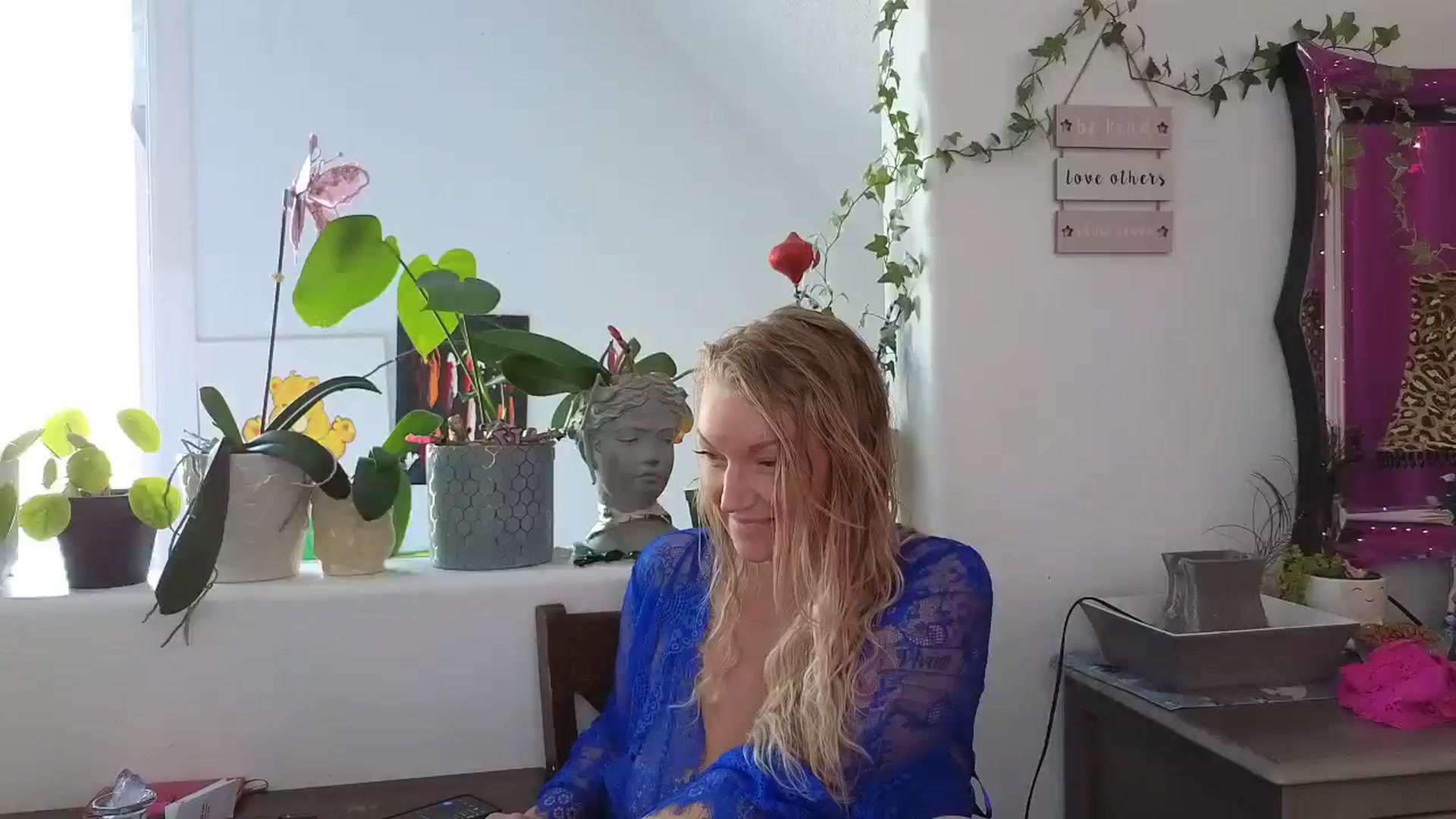 Gallery image thumbnail from EmilyEmbers's myfreecams stream on, 12/09/2024, 20:06 image 9 of 20