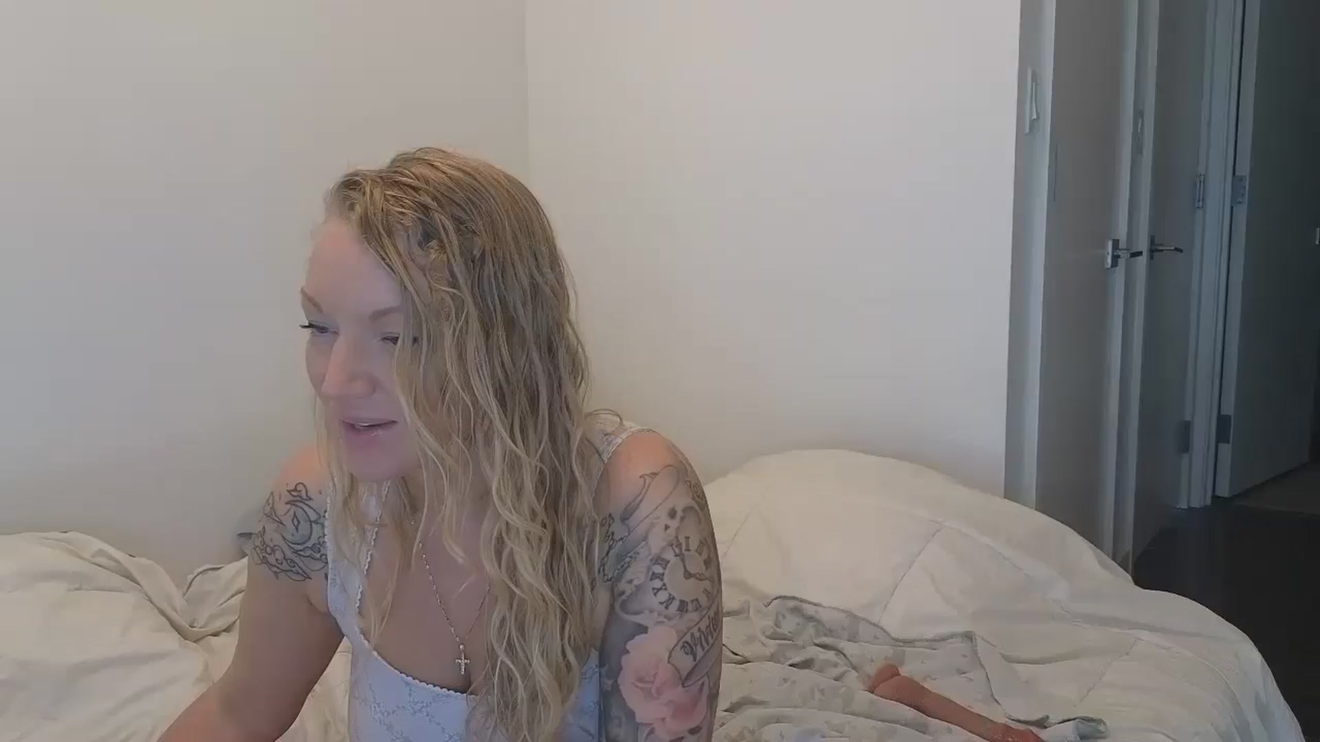 Gallery image thumbnail from EmilyEmbers's myfreecams stream on, 05/27/2025, 17:02 image 20 of 20