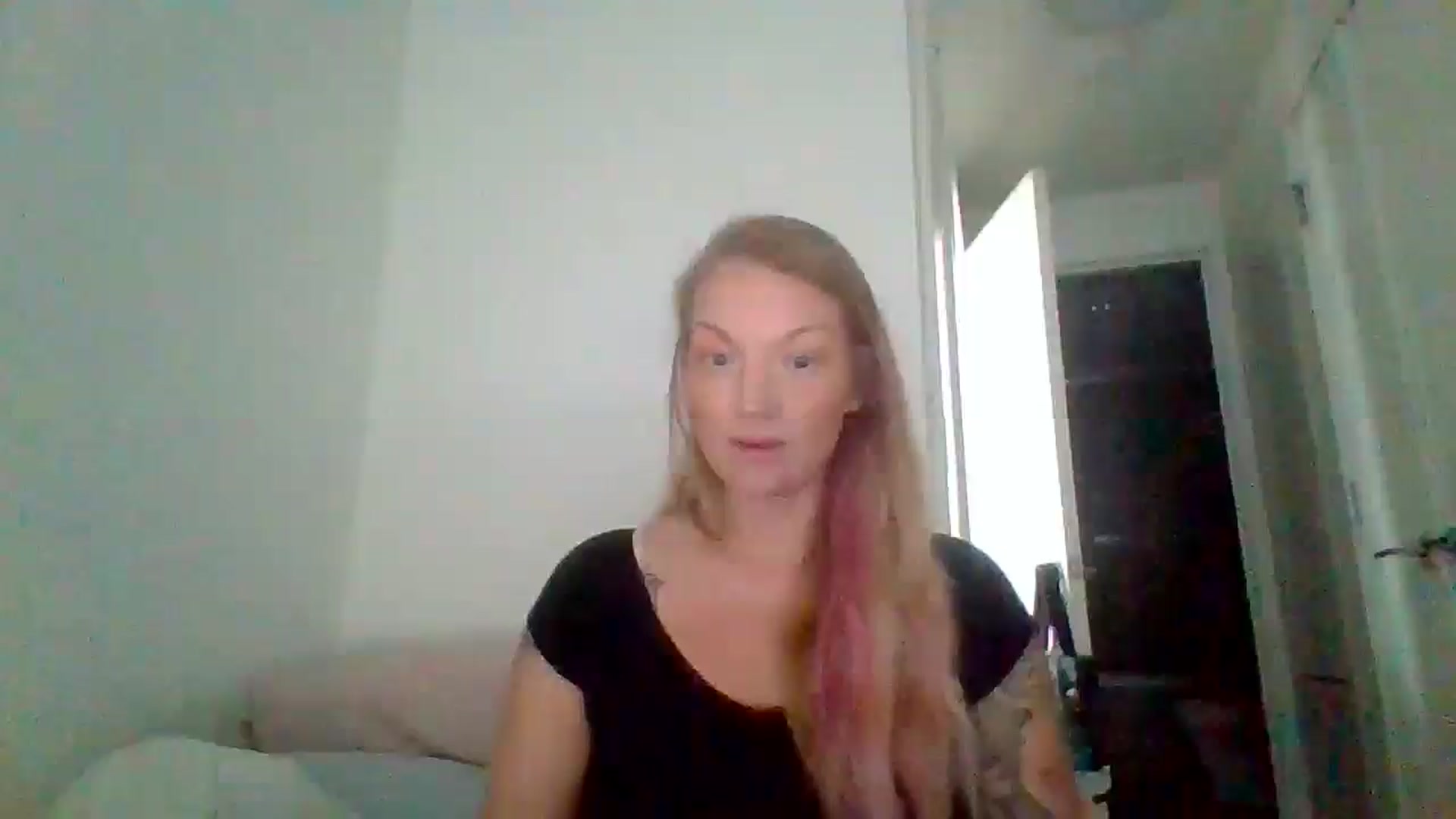 Gallery image thumbnail from EmilyEmbers's myfreecams stream on, 06/12/2025, 14:48 image 11 of 20