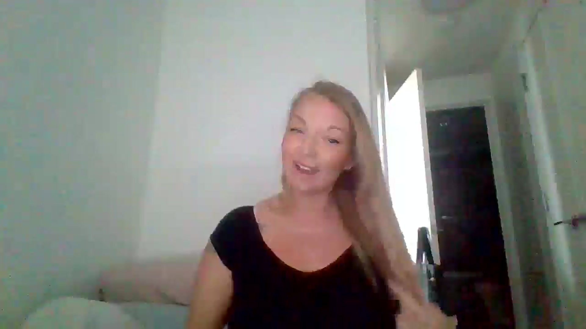 Gallery image thumbnail from EmilyEmbers's myfreecams stream on, 06/12/2025, 14:48 image 14 of 20