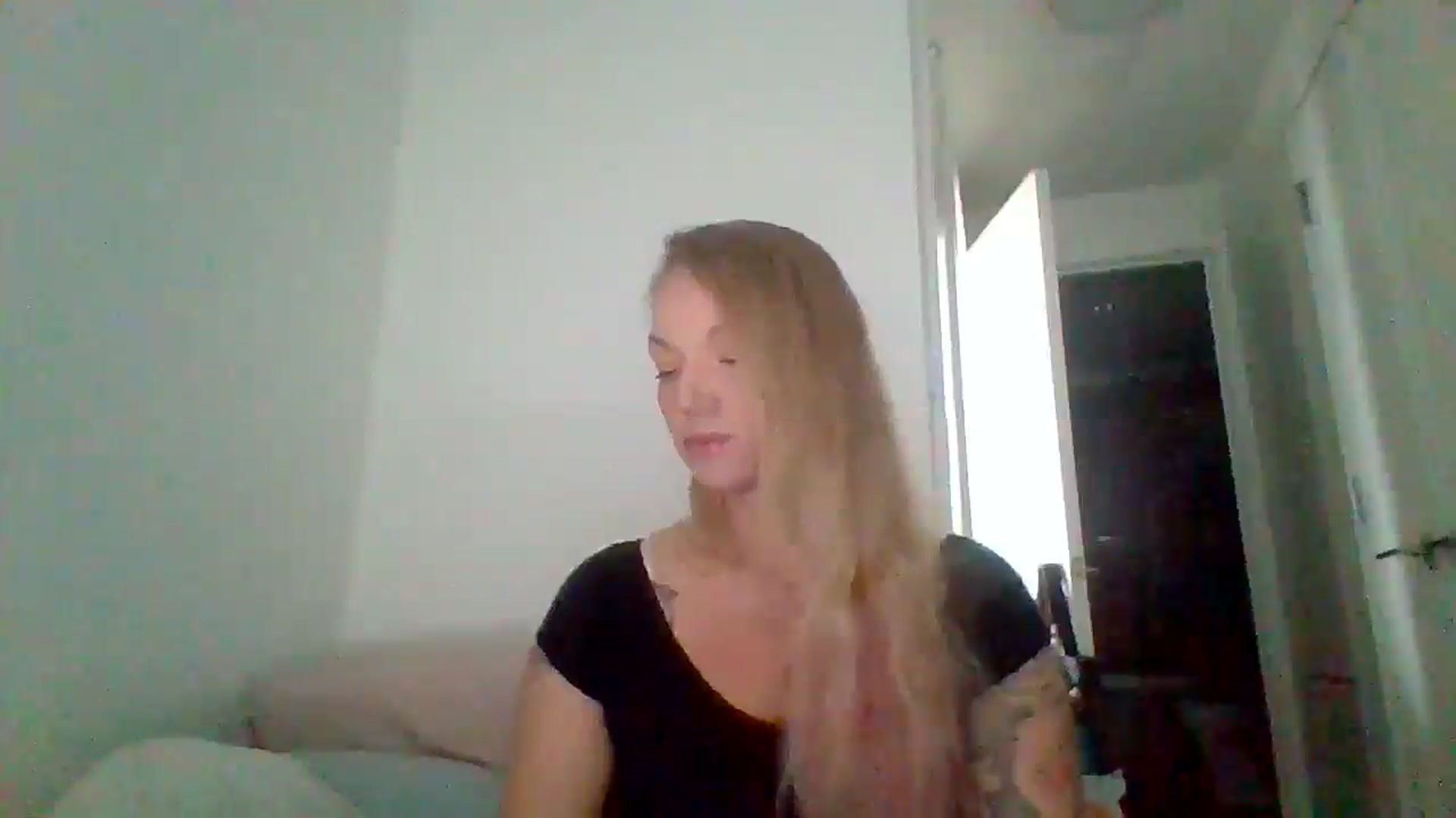 Gallery image thumbnail from EmilyEmbers's myfreecams stream on, 06/12/2025, 14:48 image 16 of 20