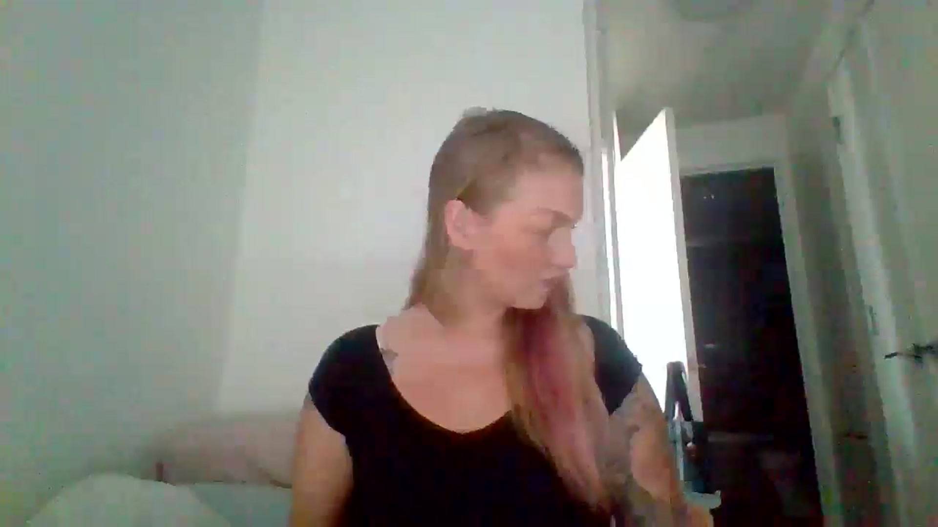 Gallery image thumbnail from EmilyEmbers's myfreecams stream on, 06/12/2025, 14:48 image 10 of 20