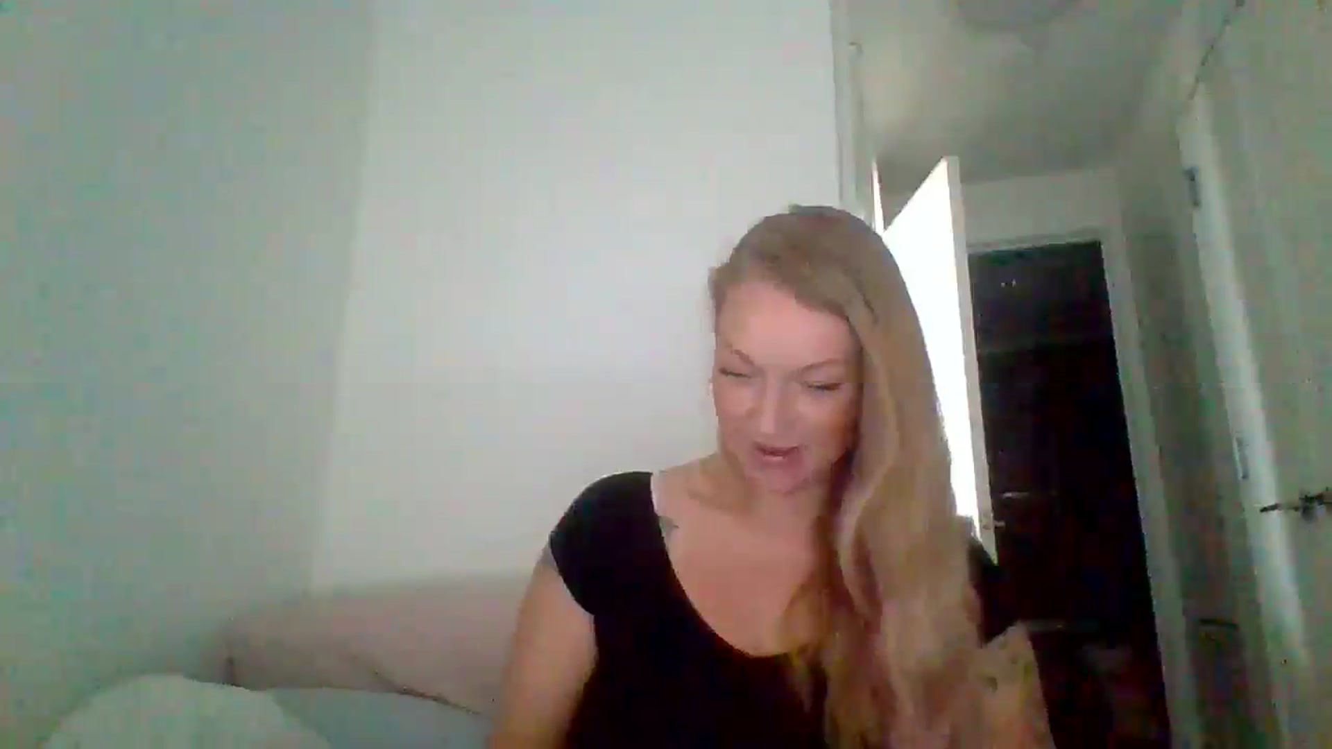 Gallery image thumbnail from EmilyEmbers's myfreecams stream on, 06/12/2025, 14:48 image 15 of 20